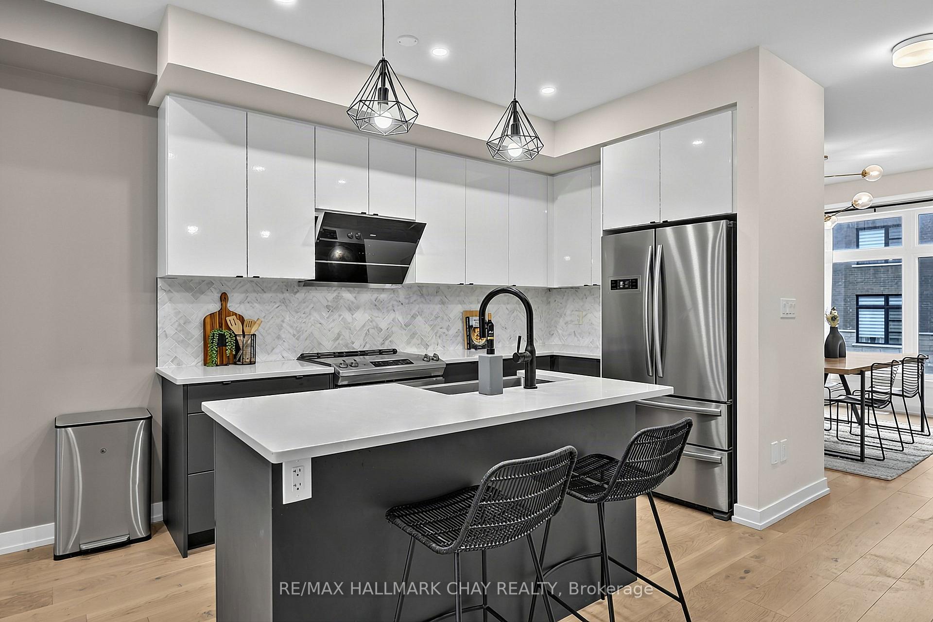 Photo 8 of 2526 Castlegate Crossing, Pickering, Duffin Heights — HOMEH