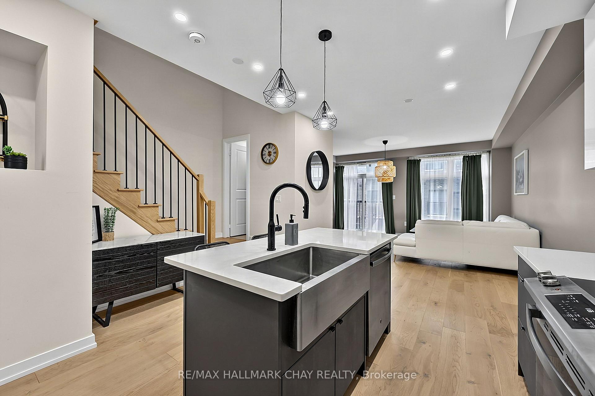 Photo 11 of 2526 Castlegate Crossing, Pickering, Duffin Heights — HOMEH