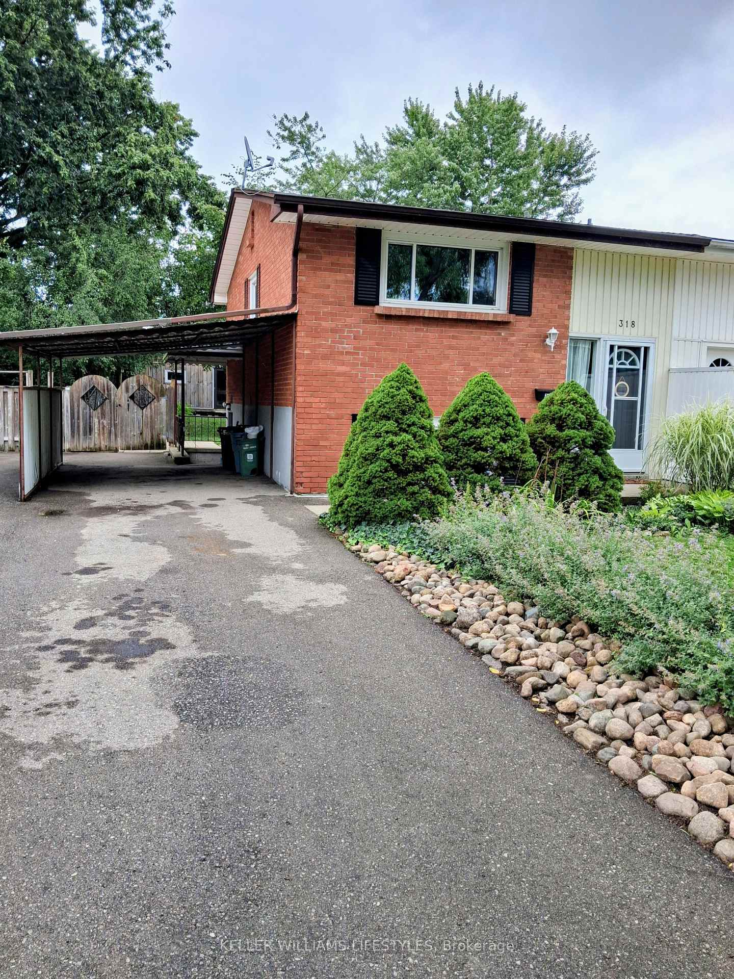 Photo 1 of 318 Base Line Road W, London, South D — HOMEH