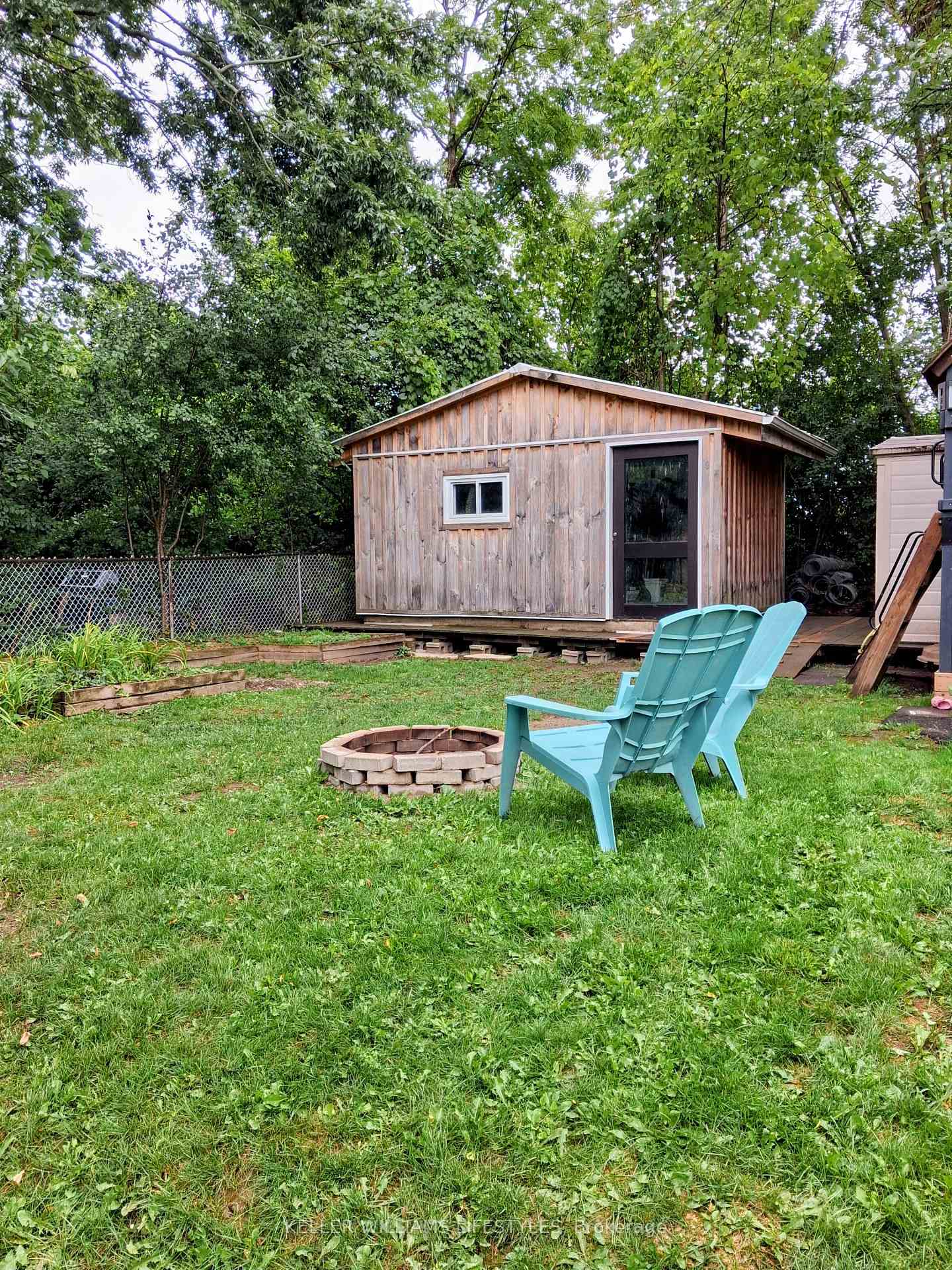 Photo 9 of 318 Base Line Road W, London, South D — HOMEH