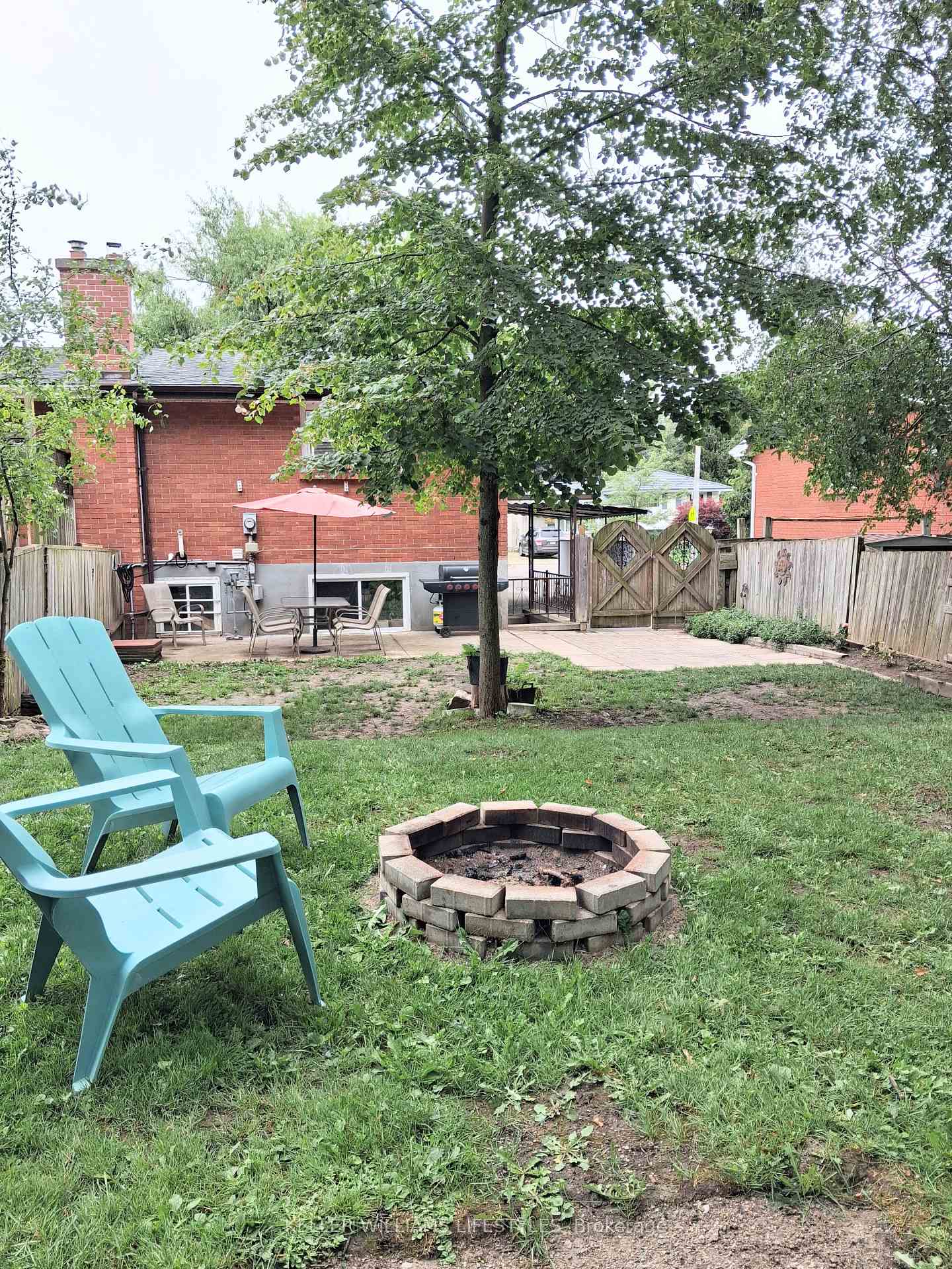 Photo 10 of 318 Base Line Road W, London, South D — HOMEH