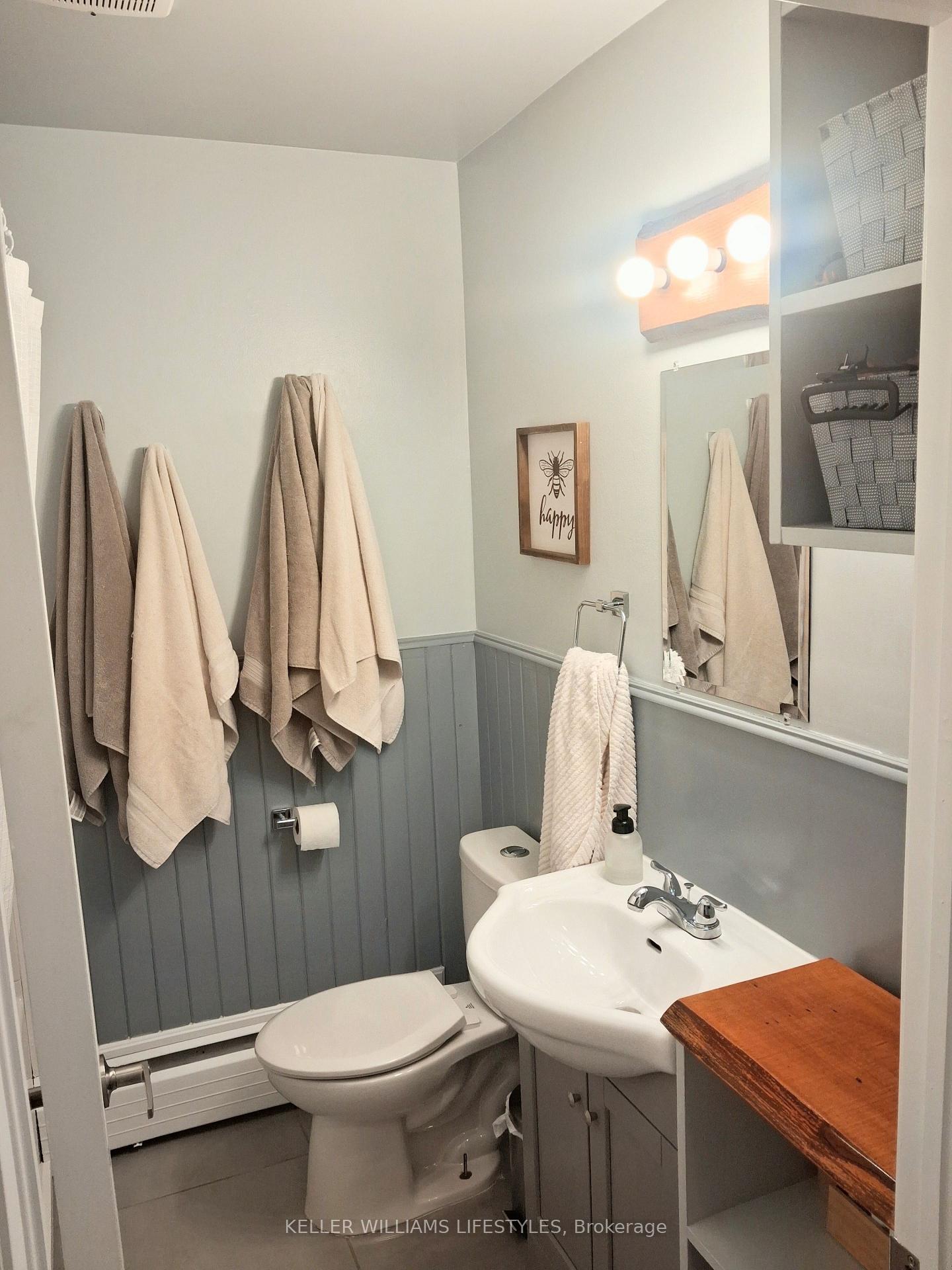 Photo 12 of 318 Base Line Road W, London, South D — HOMEH