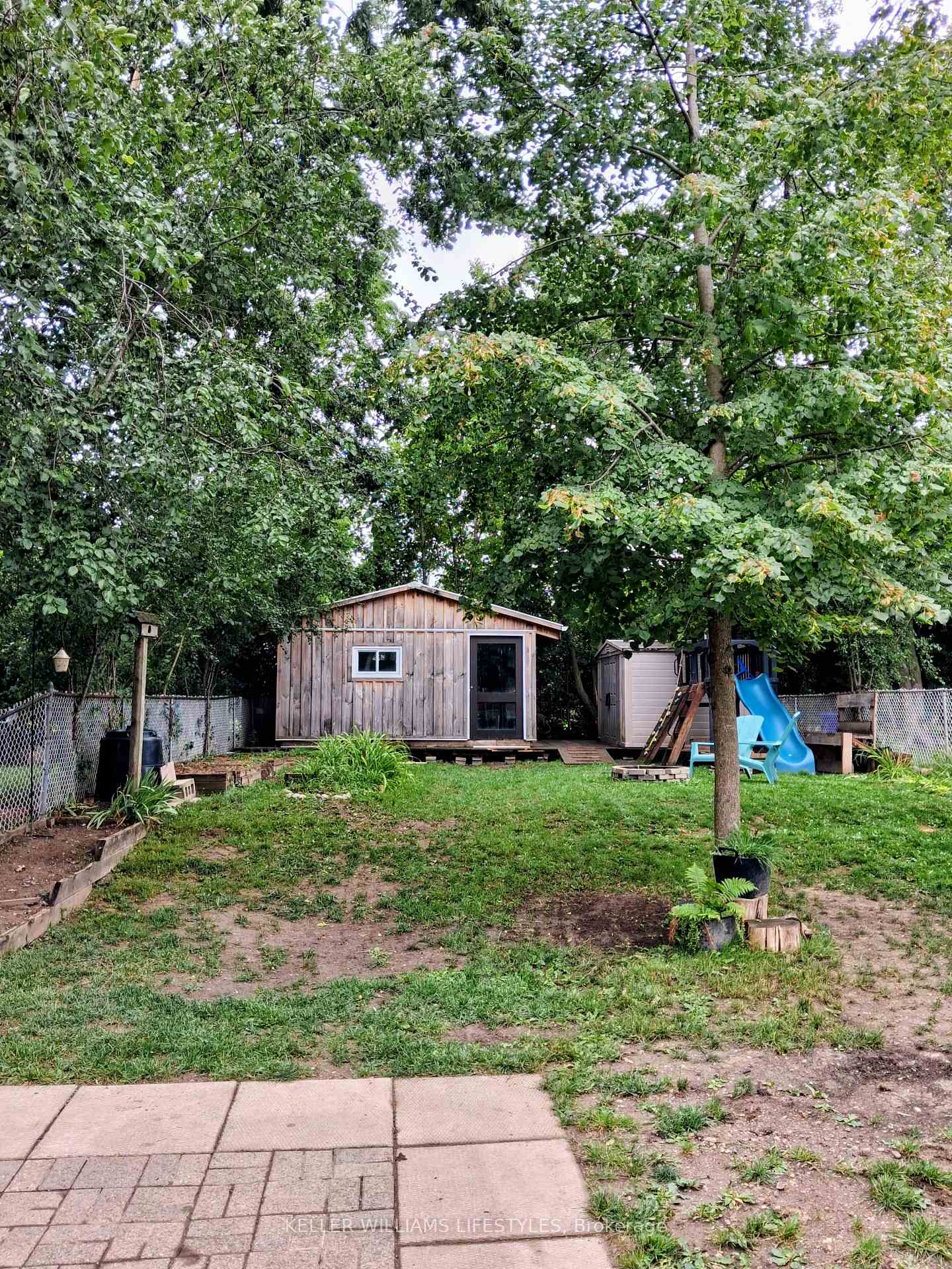 Photo 16 of 318 Base Line Road W, London, South D — HOMEH