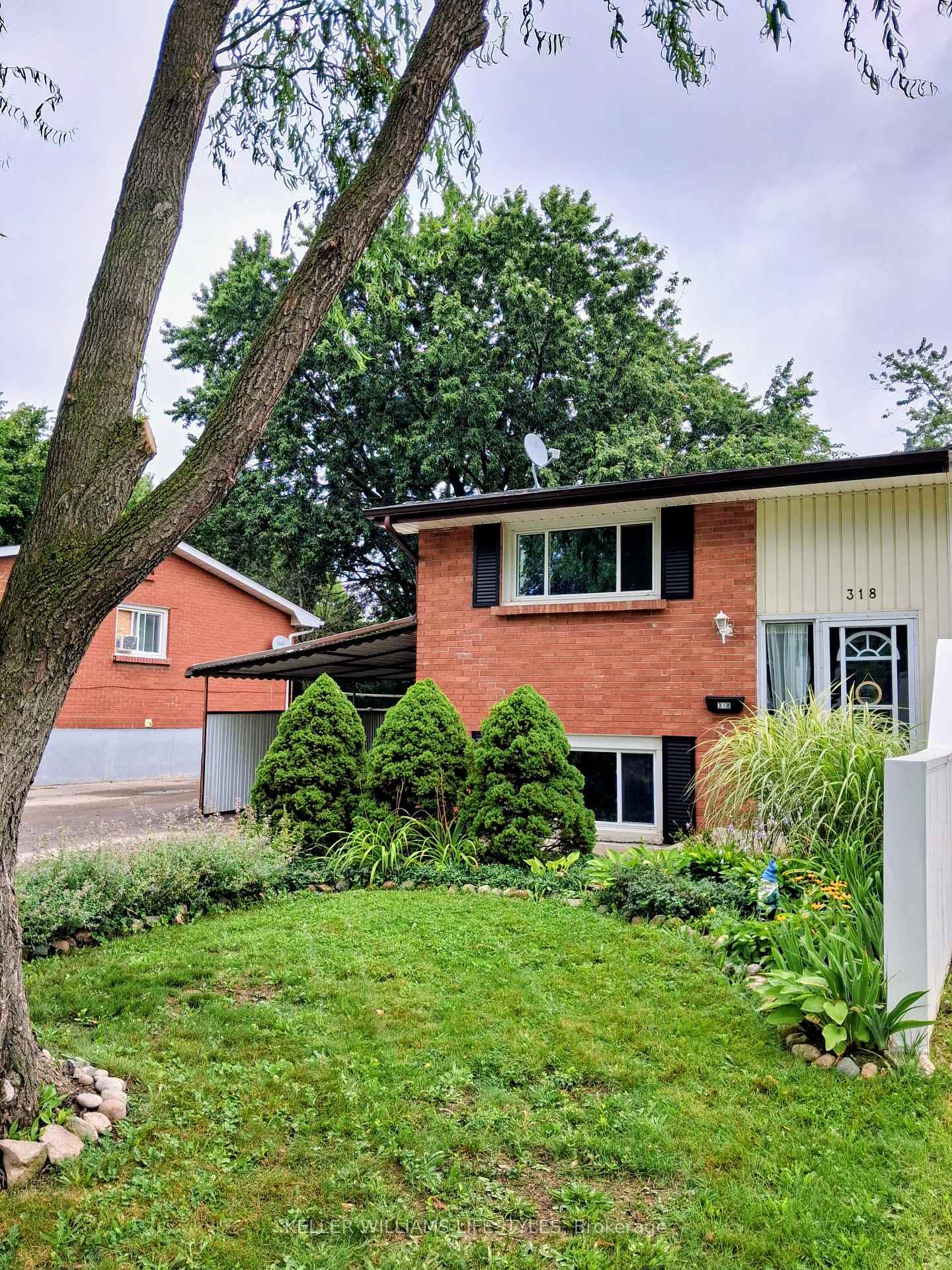 Photo 19 of 318 Base Line Road W, London, South D — HOMEH