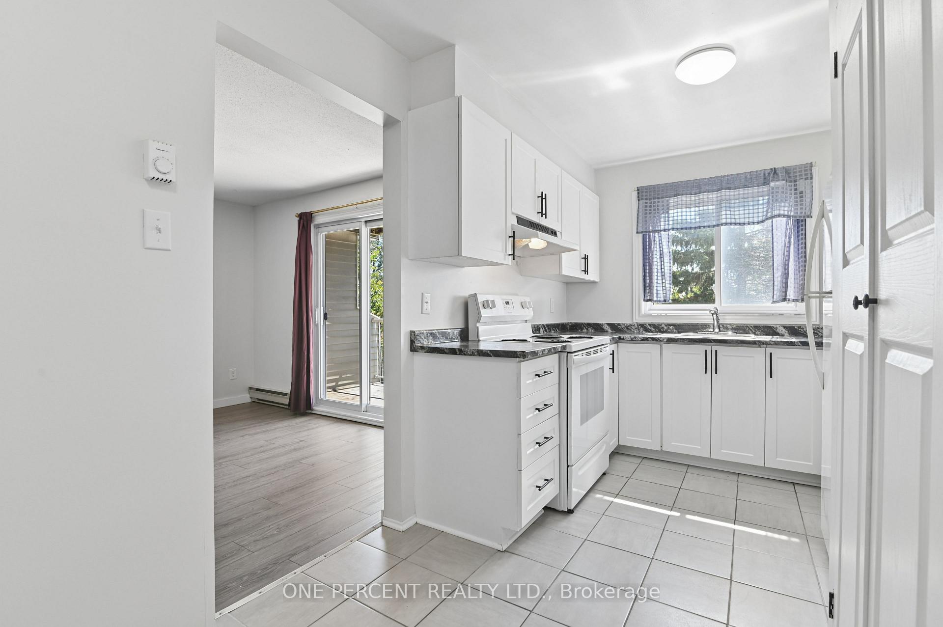 Photo 10 of Unit 204, 250 Brittany Drive, Ottawa, Viscount Alexander Park — HOMEH