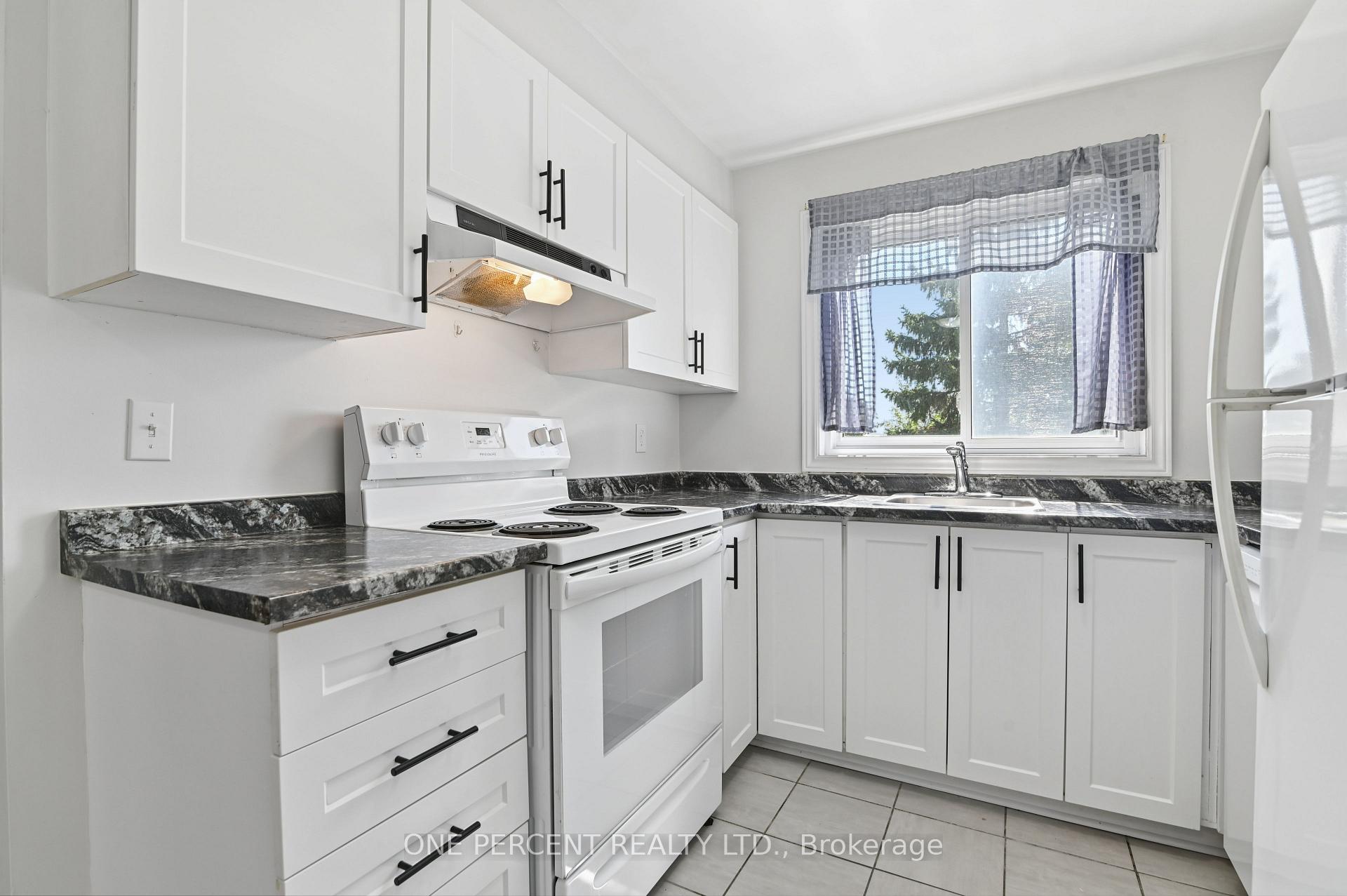 Photo 11 of Unit 204, 250 Brittany Drive, Ottawa, Viscount Alexander Park — HOMEH
