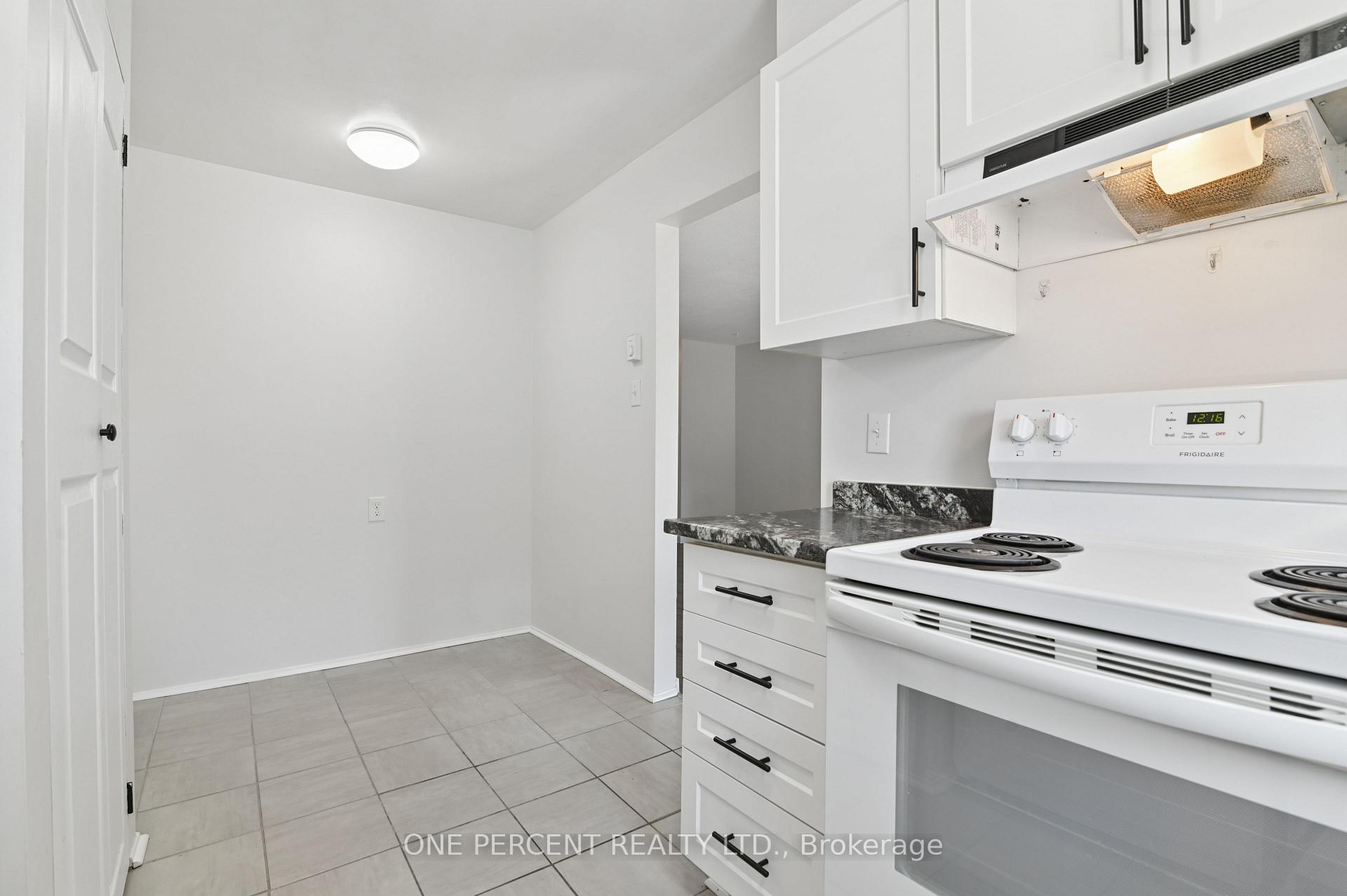 Photo 13 of Unit 204, 250 Brittany Drive, Ottawa, Viscount Alexander Park — HOMEH