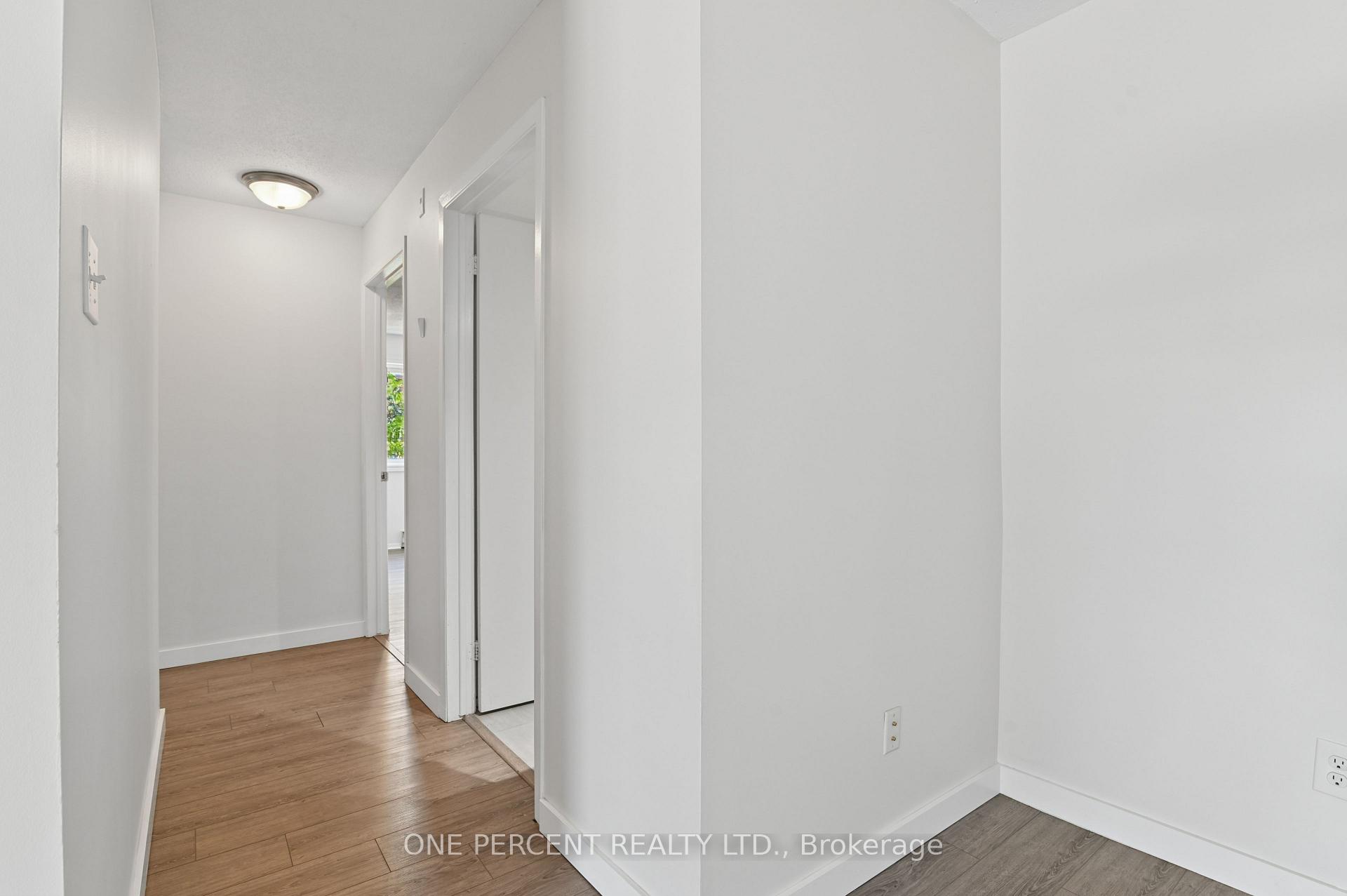 Photo 17 of Unit 204, 250 Brittany Drive, Ottawa, Viscount Alexander Park — HOMEH