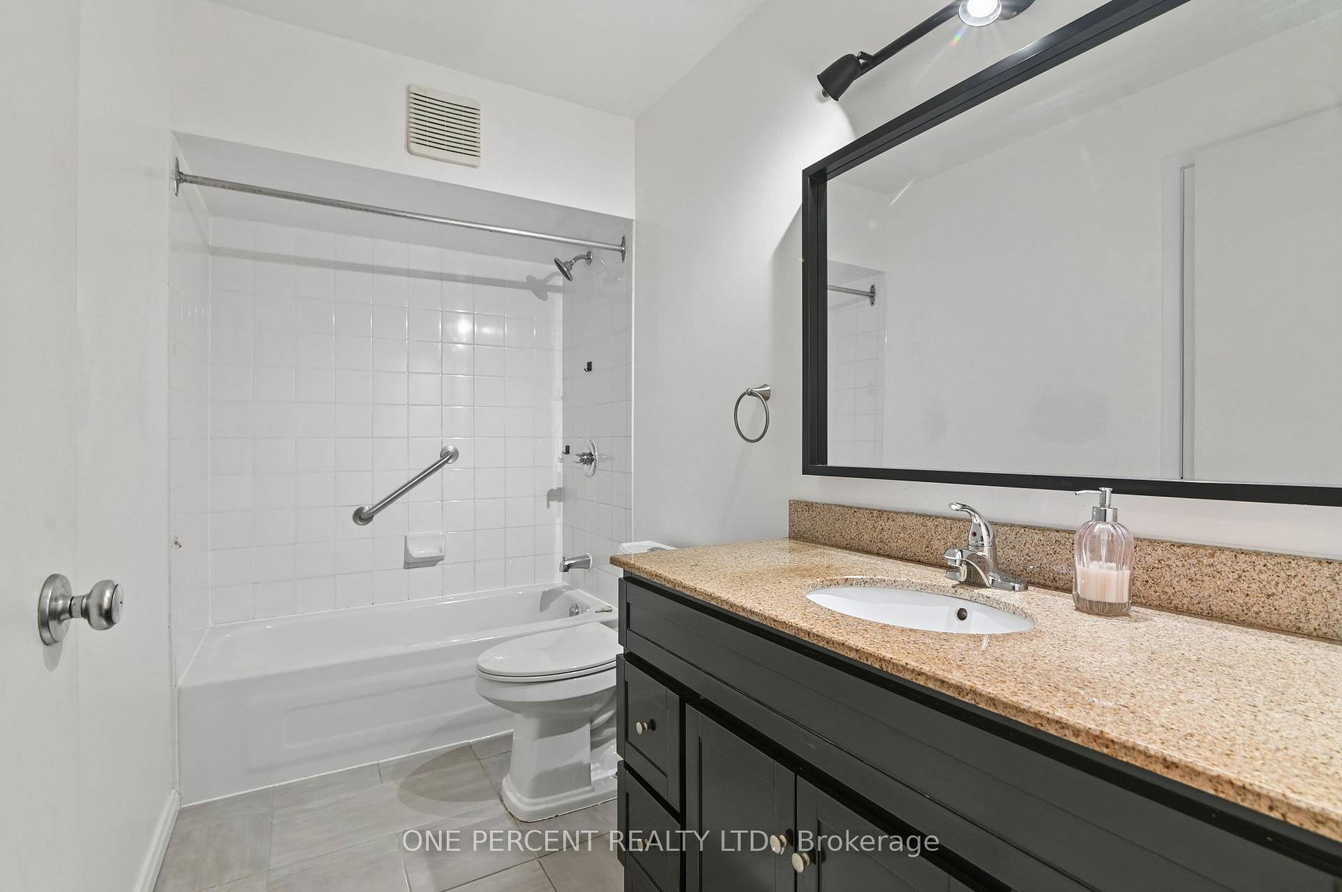 Photo 20 of Unit 204, 250 Brittany Drive, Ottawa, Viscount Alexander Park — HOMEH