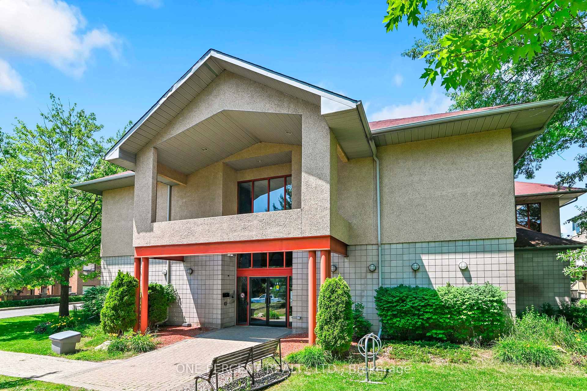 Photo 32 of Unit 204, 250 Brittany Drive, Ottawa, Viscount Alexander Park — HOMEH