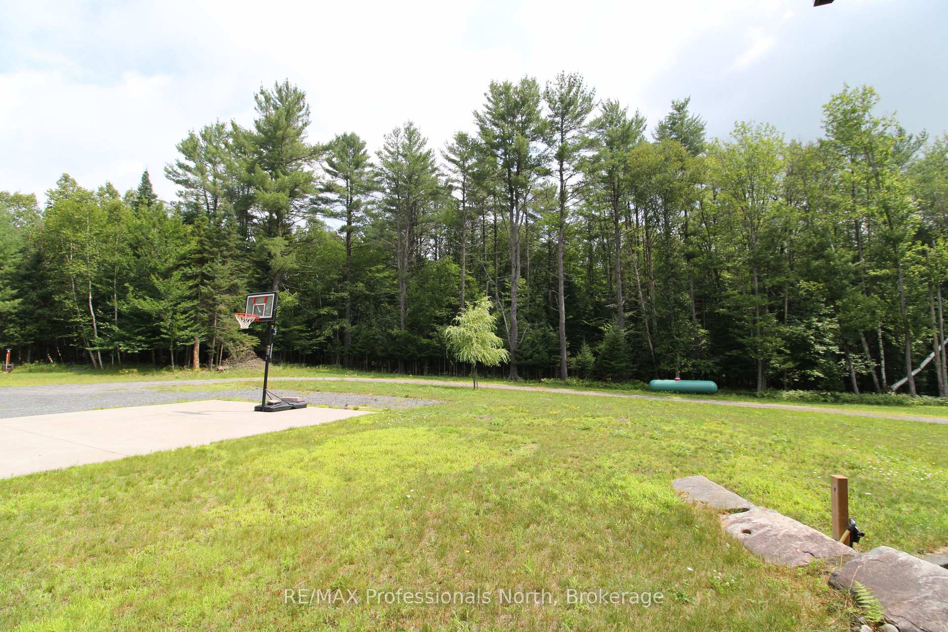 Photo 5 of 1196 Ravenscliffe Road, Huntsville, Chaffey — HOMEH