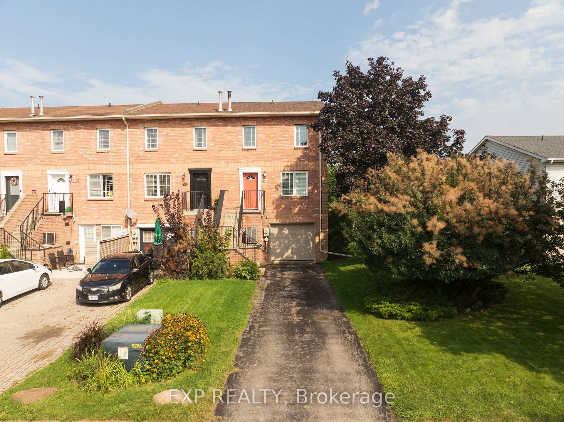 Photo 3 of 4385 Henry Avenue, Lincoln, Beamsville — HOMEH