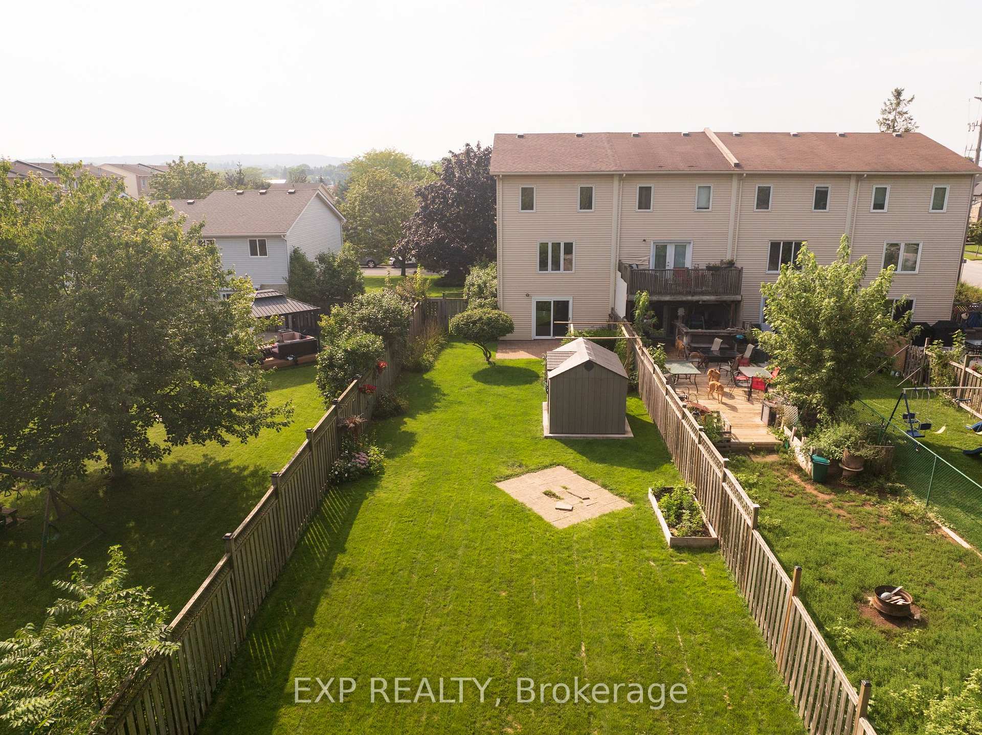 Photo 2 of 4385 Henry Avenue, Lincoln, Beamsville — HOMEH