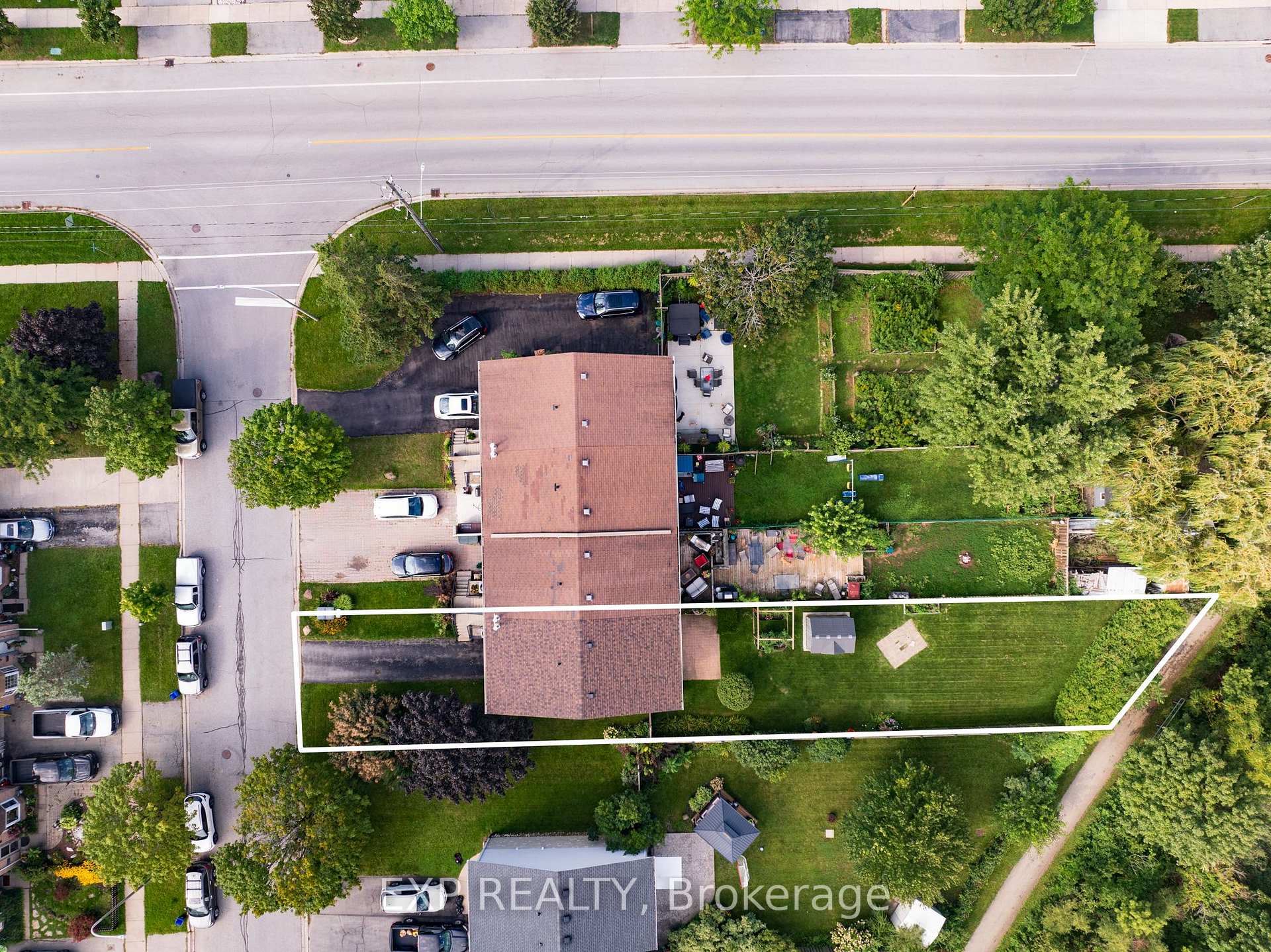 Photo 5 of 4385 Henry Avenue, Lincoln, Beamsville — HOMEH