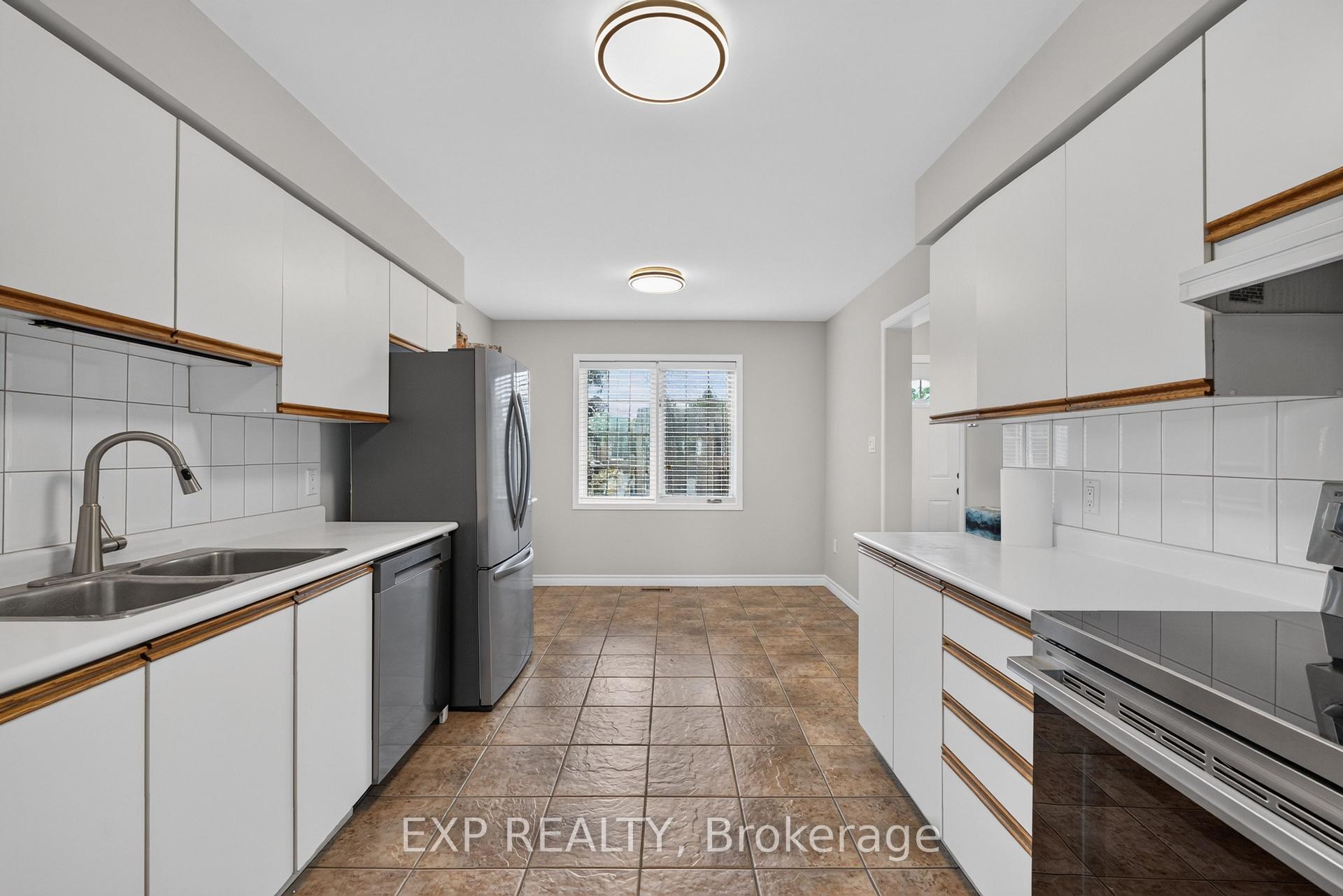 Photo 10 of 4385 Henry Avenue, Lincoln, Beamsville — HOMEH