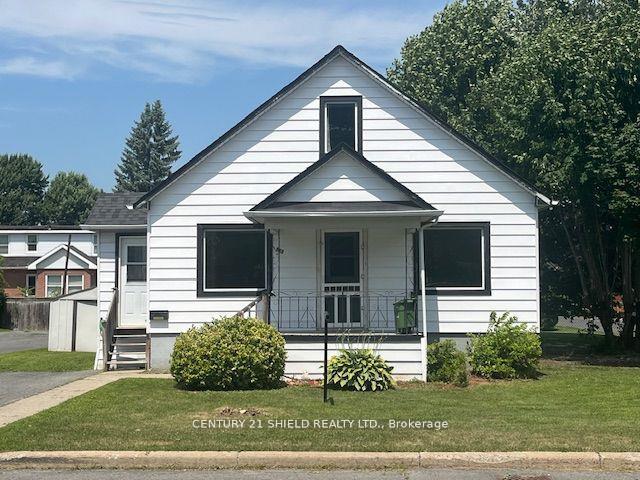 Photo of 513 Fourth Street E