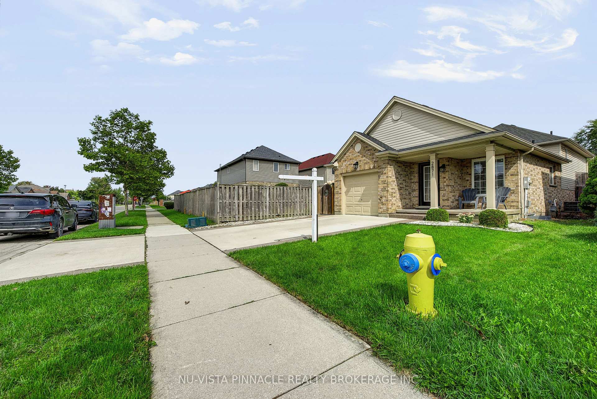 Photo 3 of 2871 Meadowgate Boulevard, London, South U — HOMEH