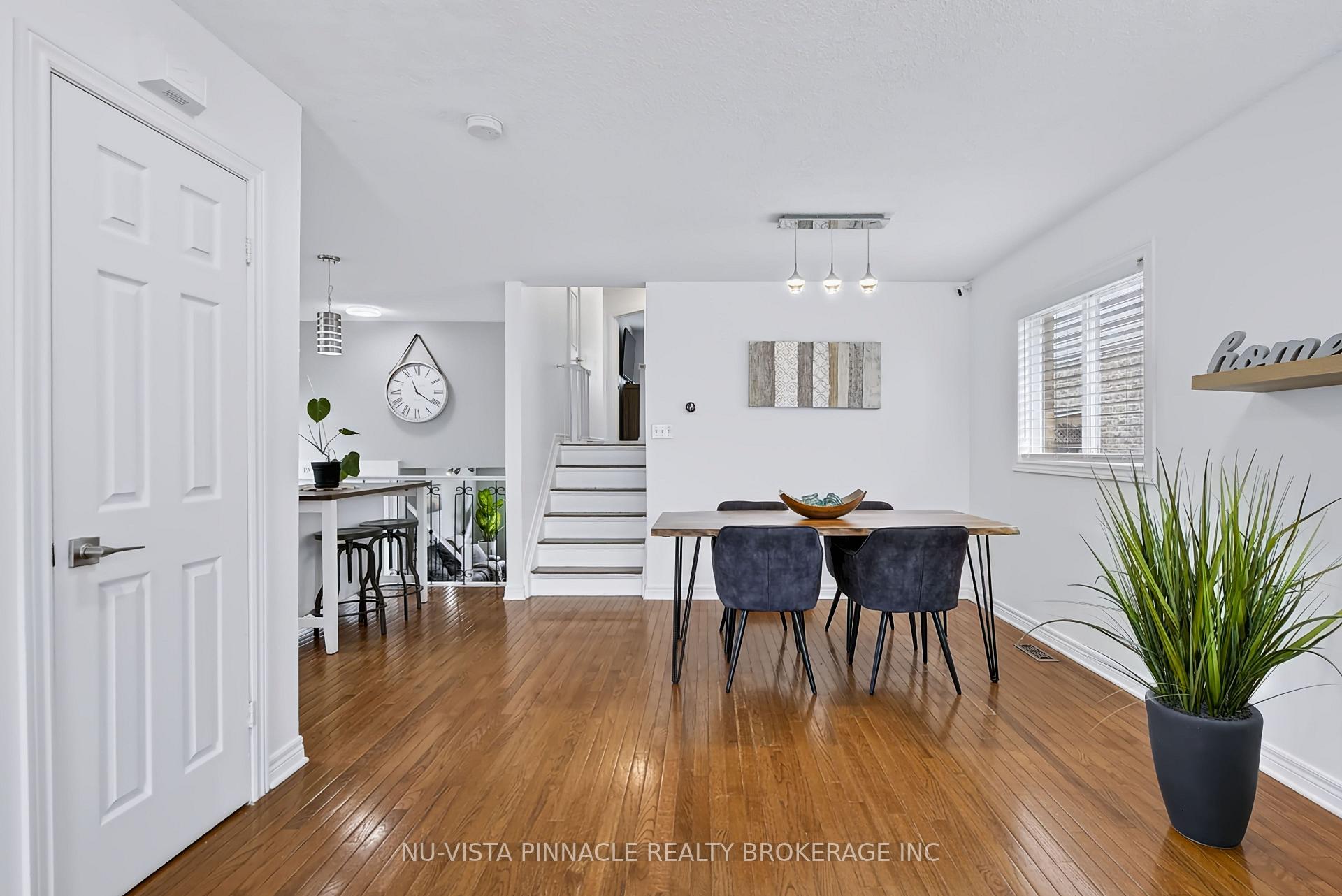 Photo 11 of 2871 Meadowgate Boulevard, London, South U — HOMEH