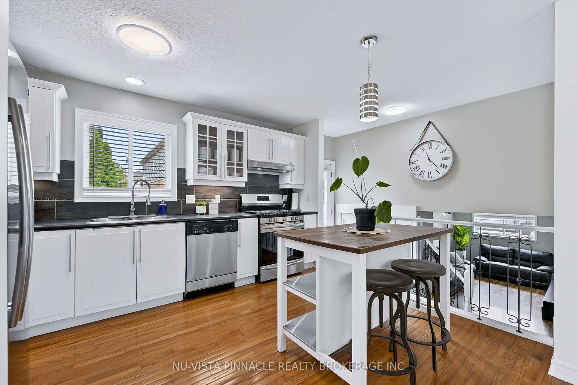Photo 13 of 2871 Meadowgate Boulevard, London, South U — HOMEH