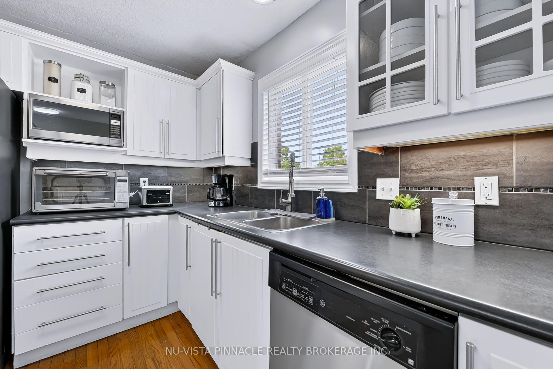 Photo 16 of 2871 Meadowgate Boulevard, London, South U — HOMEH