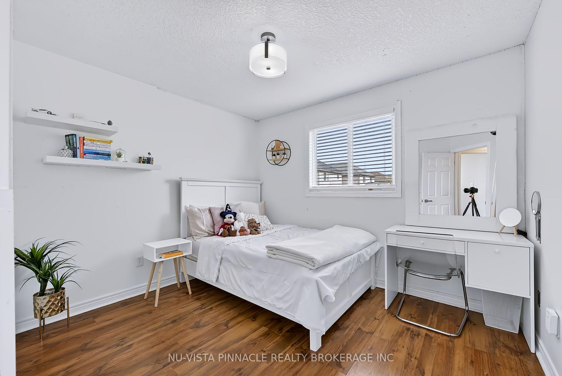 Photo 23 of 2871 Meadowgate Boulevard, London, South U — HOMEH