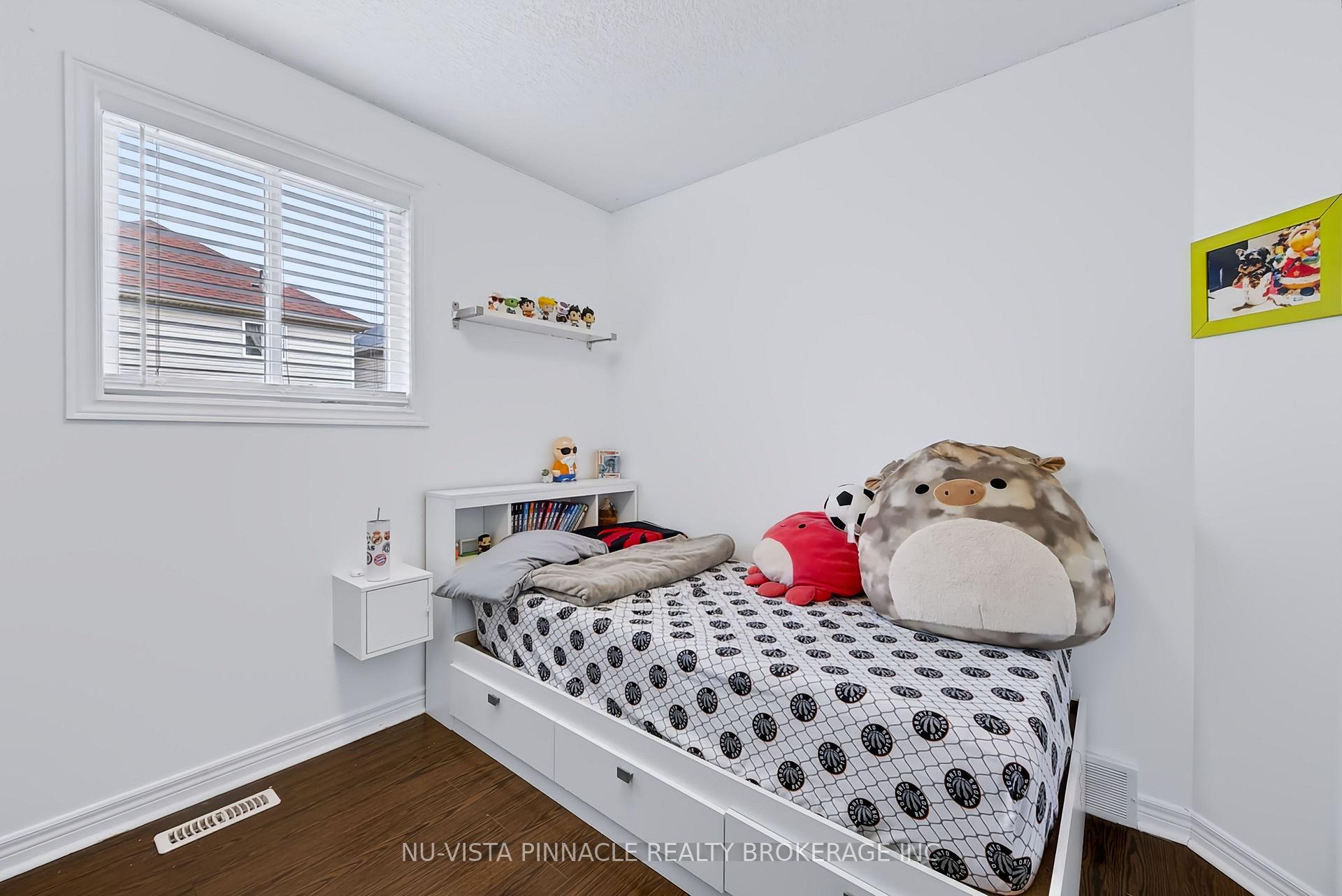 Photo 25 of 2871 Meadowgate Boulevard, London, South U — HOMEH