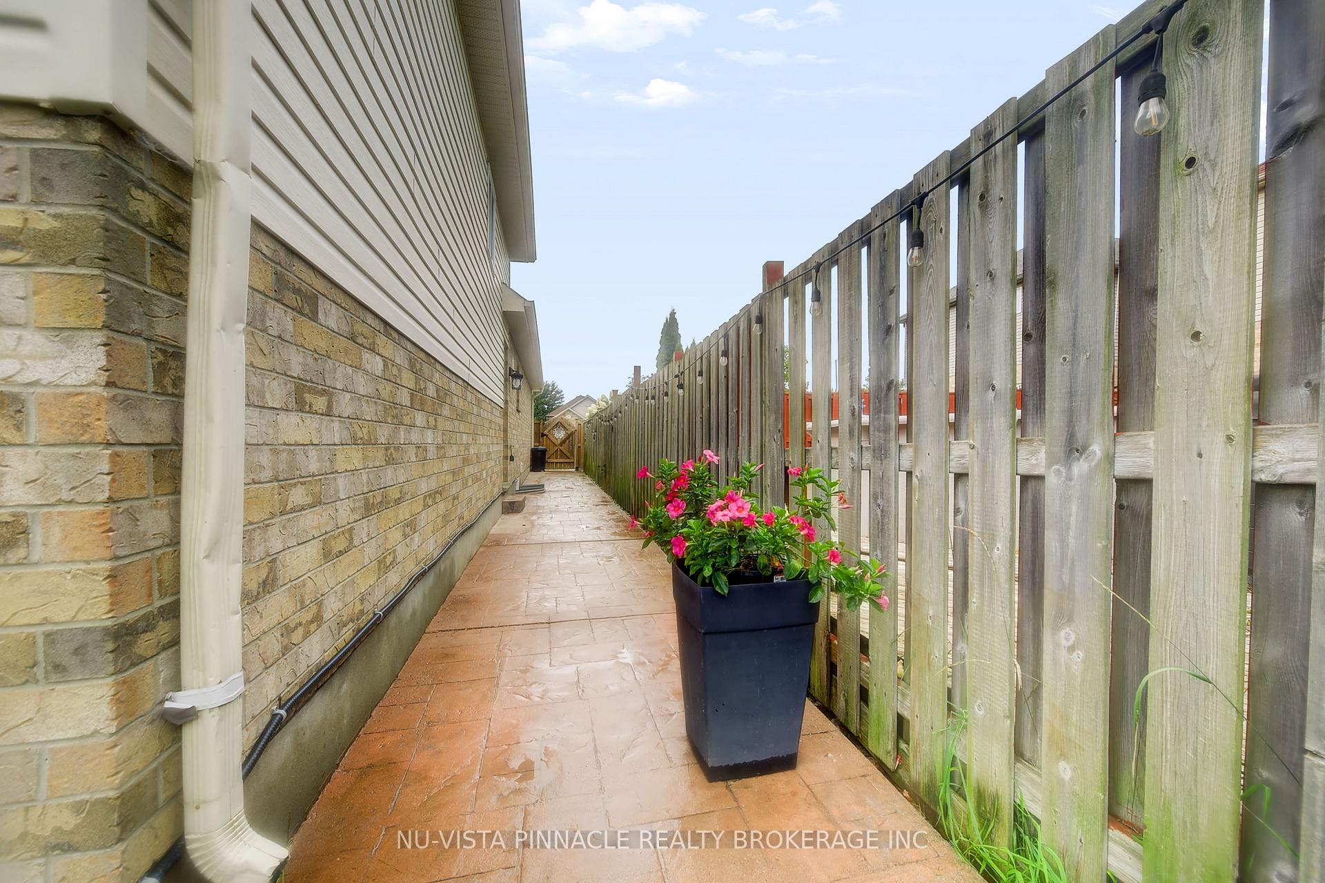 Photo 35 of 2871 Meadowgate Boulevard, London, South U — HOMEH