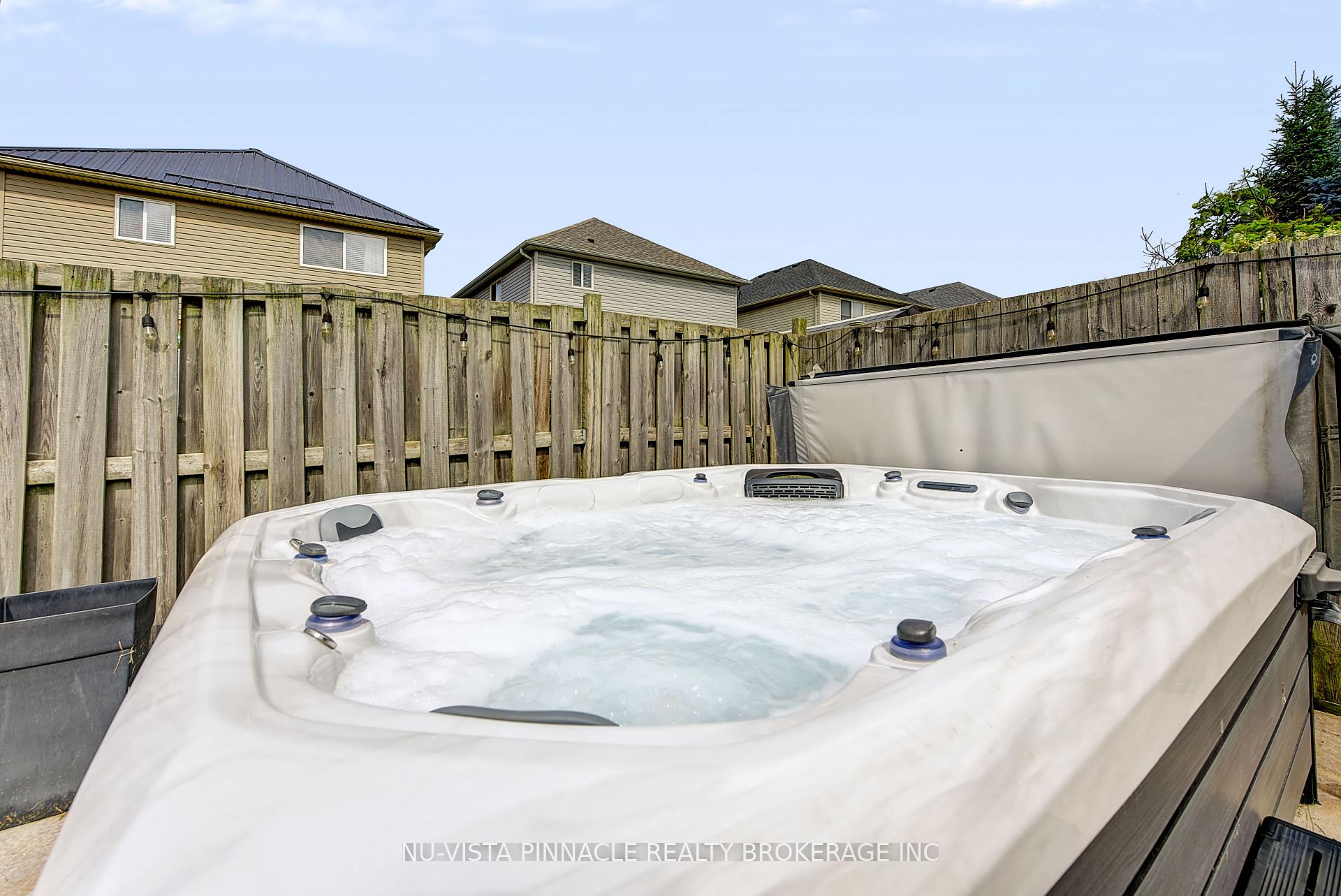 Photo 40 of 2871 Meadowgate Boulevard, London, South U — HOMEH