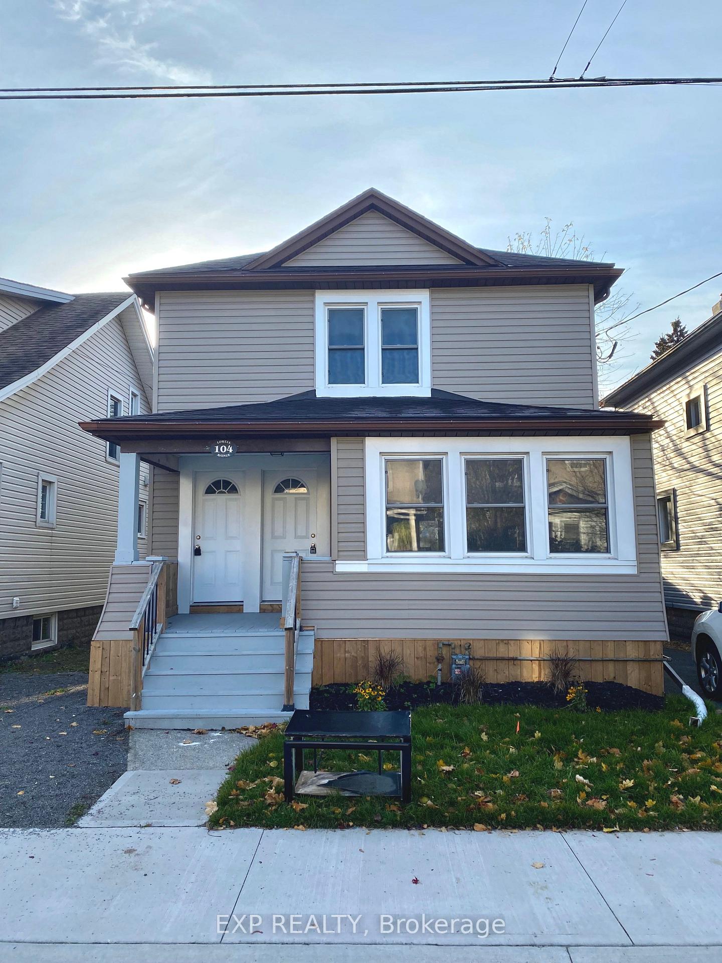 Photo of Unit UPPER LEVEL, 104 Lowell Avenue
