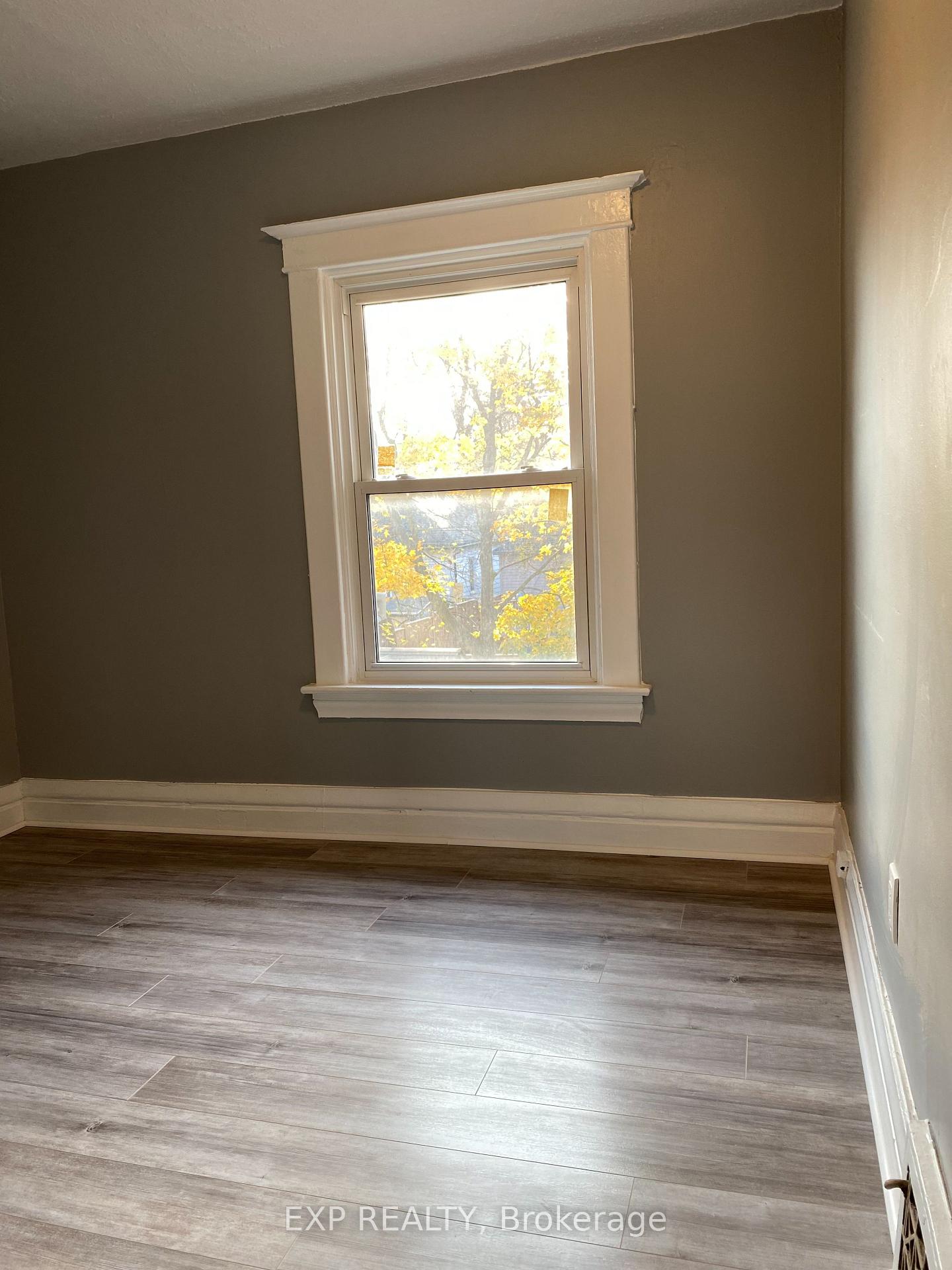 Photo 7 of Unit UPPER LEVEL, 104 Lowell Avenue, St. Catharines, Downtown — HOMEH