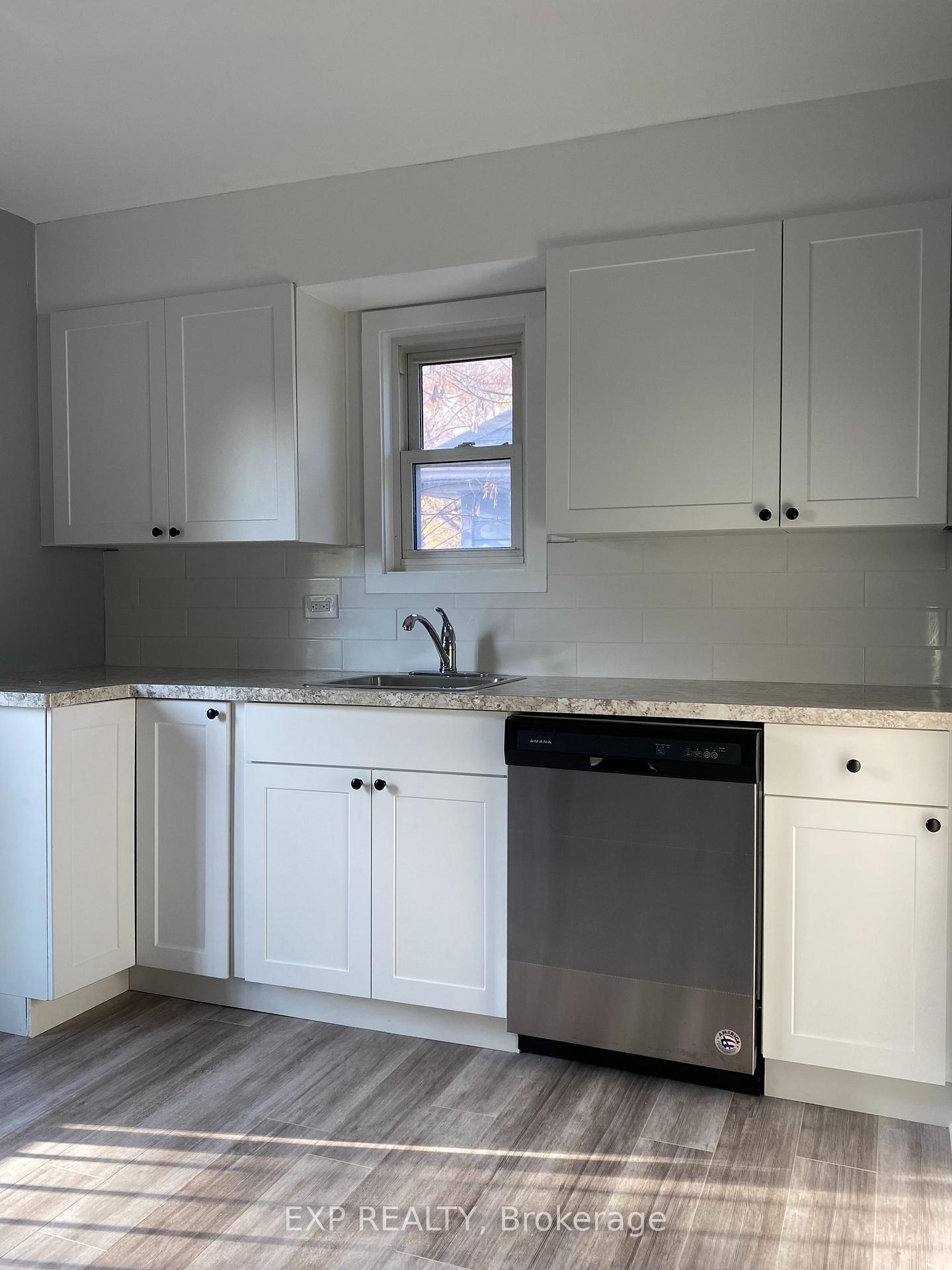 Photo 8 of Unit UPPER LEVEL, 104 Lowell Avenue, St. Catharines, Downtown — HOMEH