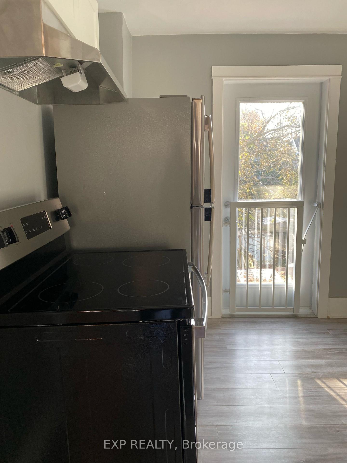 Photo 9 of Unit UPPER LEVEL, 104 Lowell Avenue, St. Catharines, Downtown — HOMEH