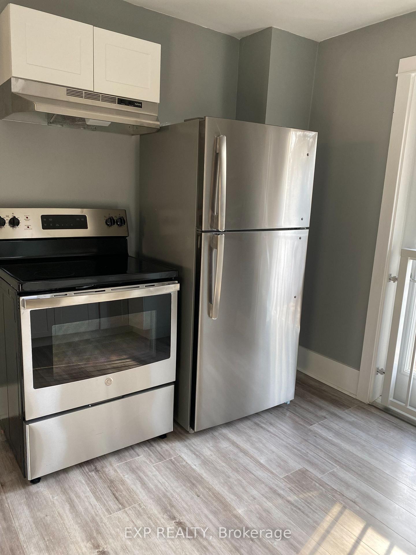 Photo 10 of Unit UPPER LEVEL, 104 Lowell Avenue, St. Catharines, Downtown — HOMEH