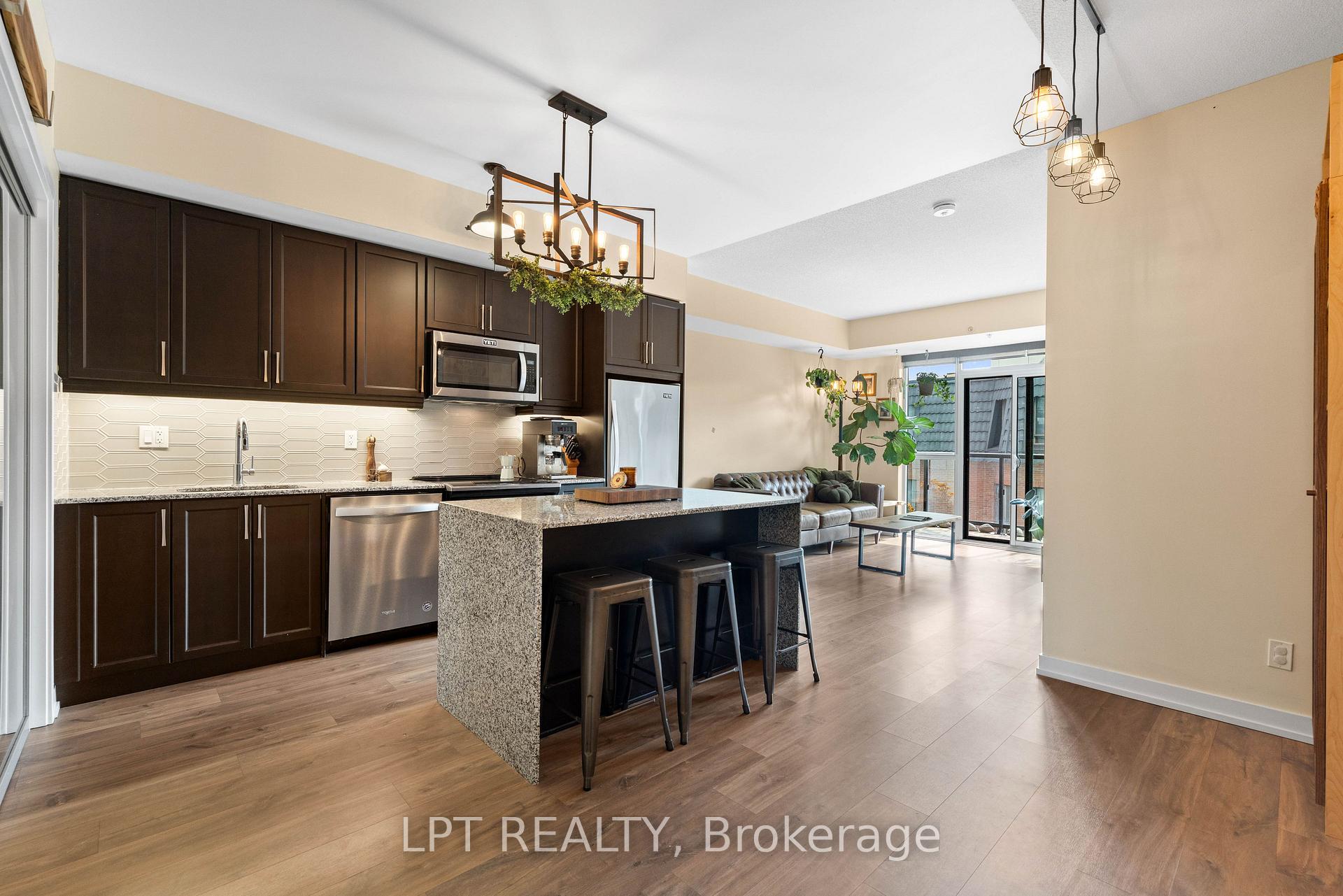 Photo 9 of Unit 303, 50 Ann Street, Caledon, Bolton West — HOMEH