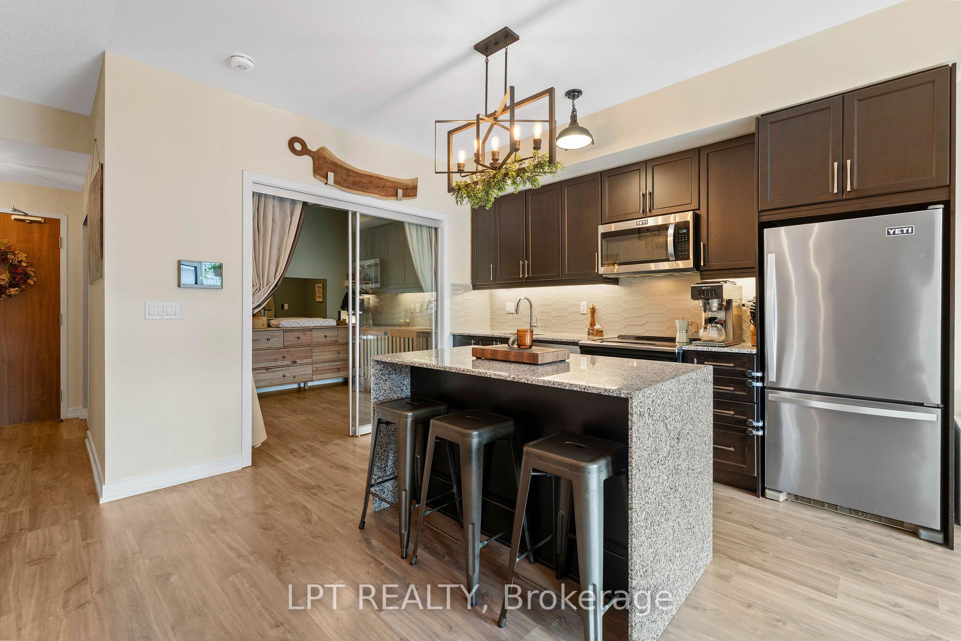 Photo 11 of Unit 303, 50 Ann Street, Caledon, Bolton West — HOMEH