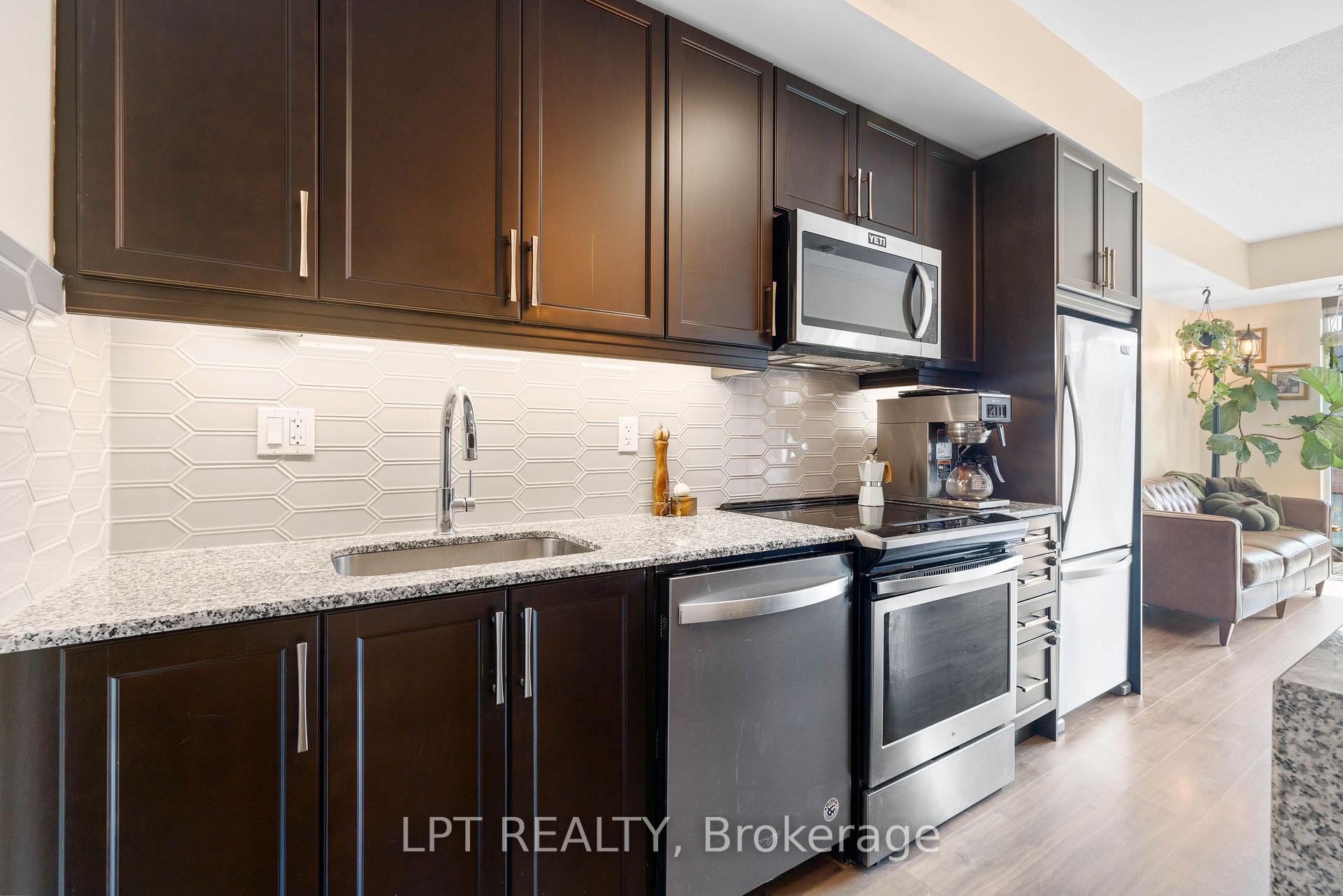 Photo 12 of Unit 303, 50 Ann Street, Caledon, Bolton West — HOMEH