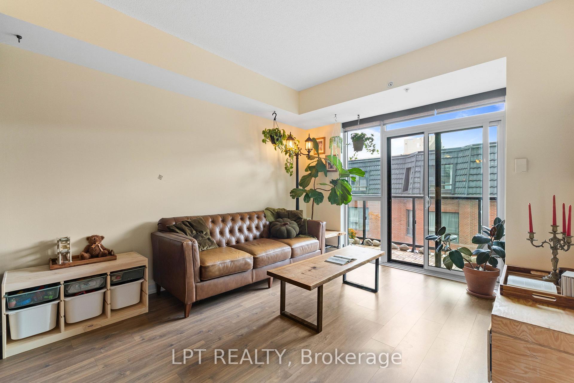 Photo 15 of Unit 303, 50 Ann Street, Caledon, Bolton West — HOMEH