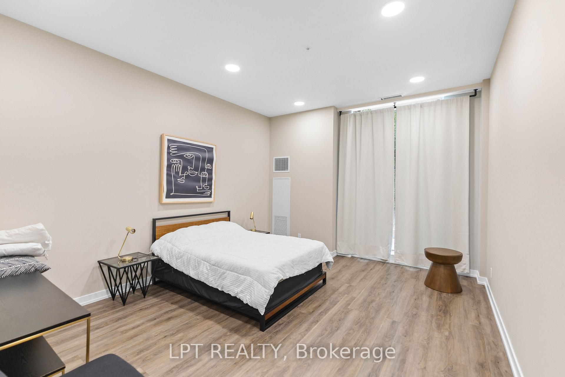 Photo 30 of Unit 303, 50 Ann Street, Caledon, Bolton West — HOMEH