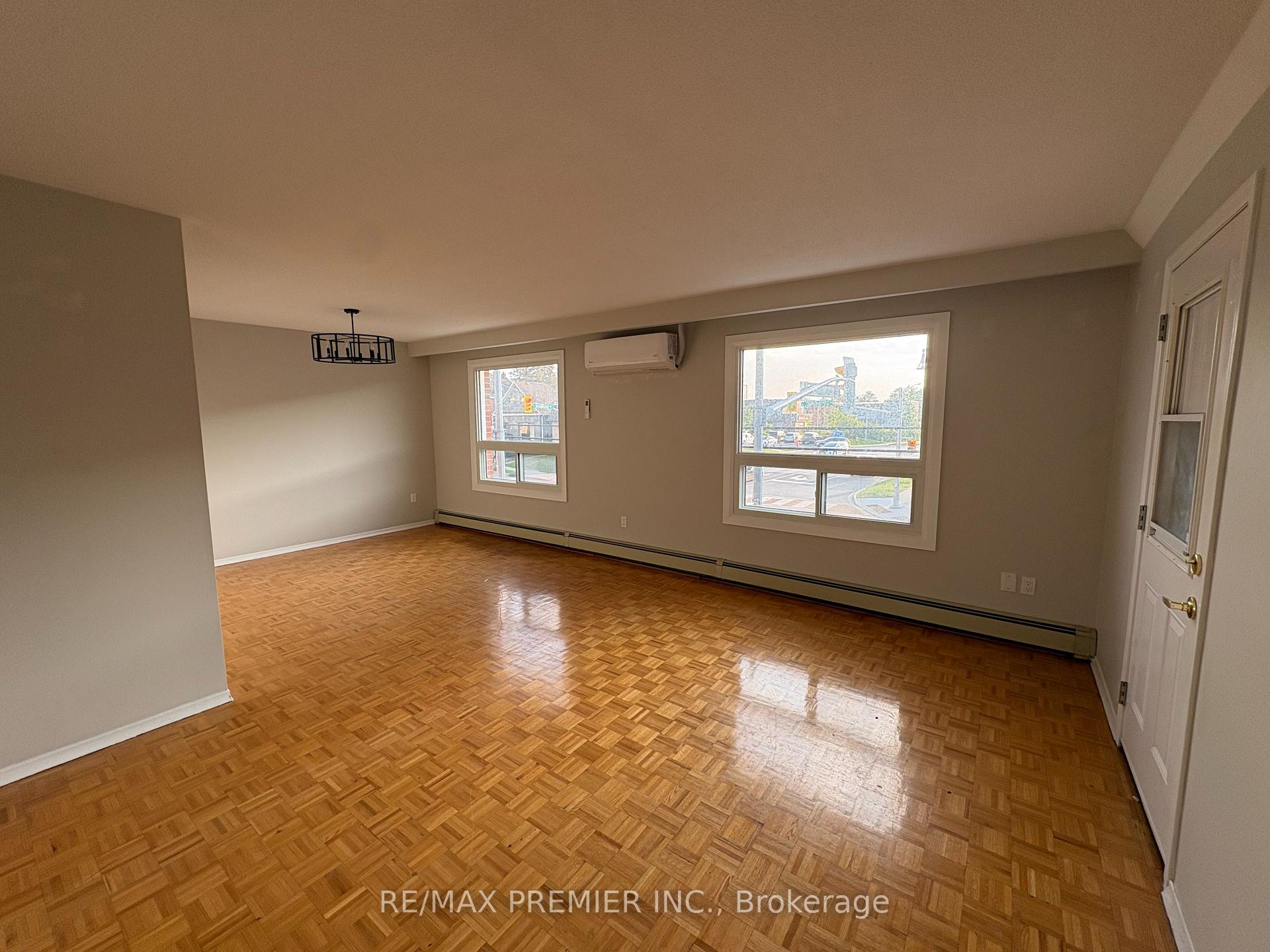 Photo 2 of Unit 2, 7955 Kipling Avenue, Vaughan, East Woodbridge — HOMEH