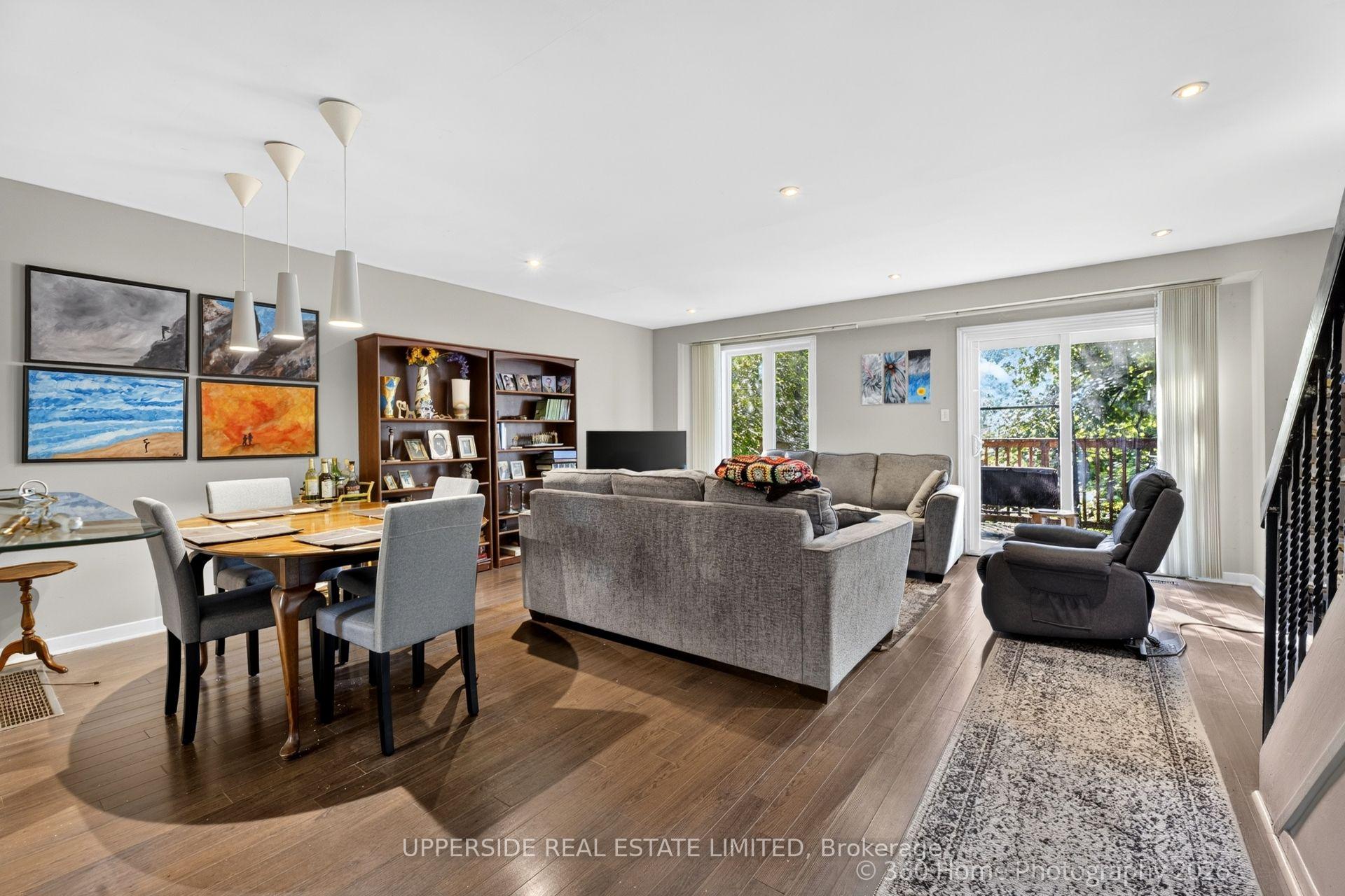 Photo 7 of Unit 7, 119 Henderson Avenue, Markham, Thornhill — HOMEH
