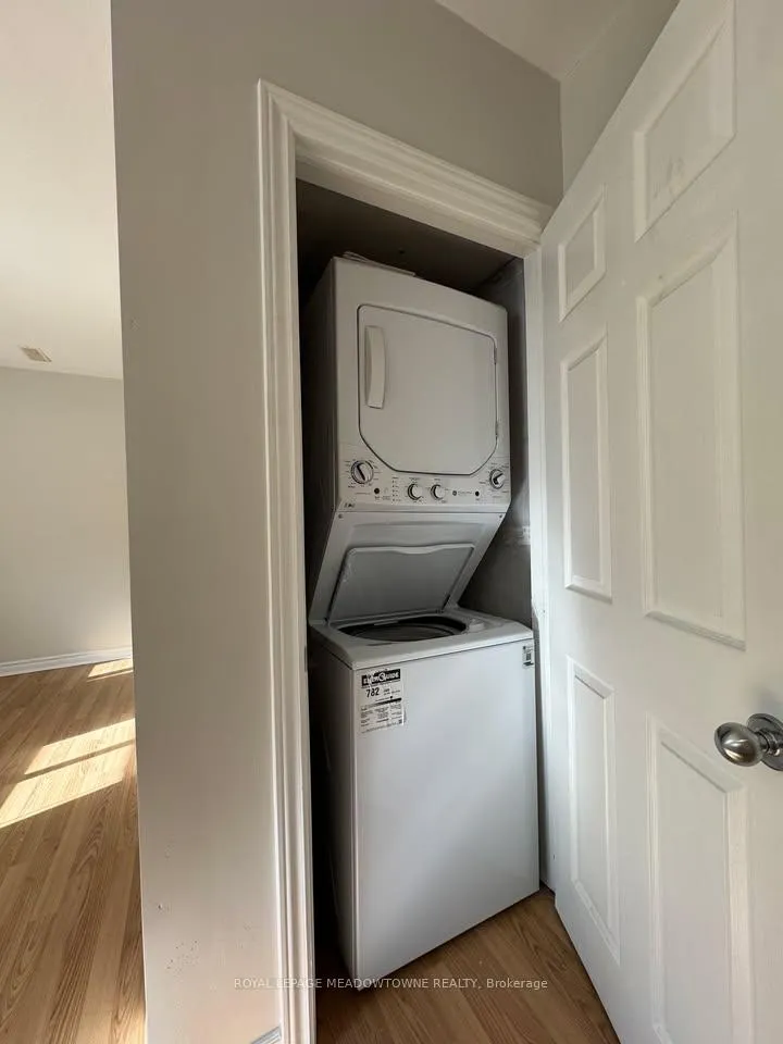Photo 6 of Unit 2B, 174 Mountainview Road N, Halton Hills, Georgetown — HOMEH