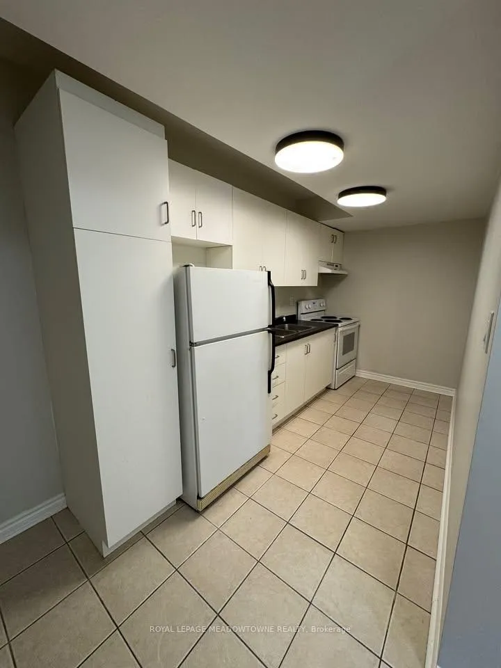 Photo 11 of Unit 2B, 174 Mountainview Road N, Halton Hills, Georgetown — HOMEH