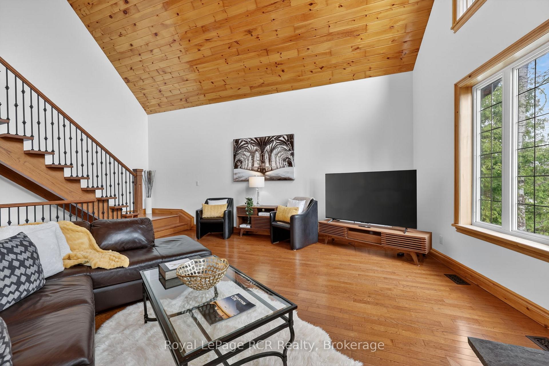 Photo 8 of 53 Broadview Street, Collingwood — HOMEH