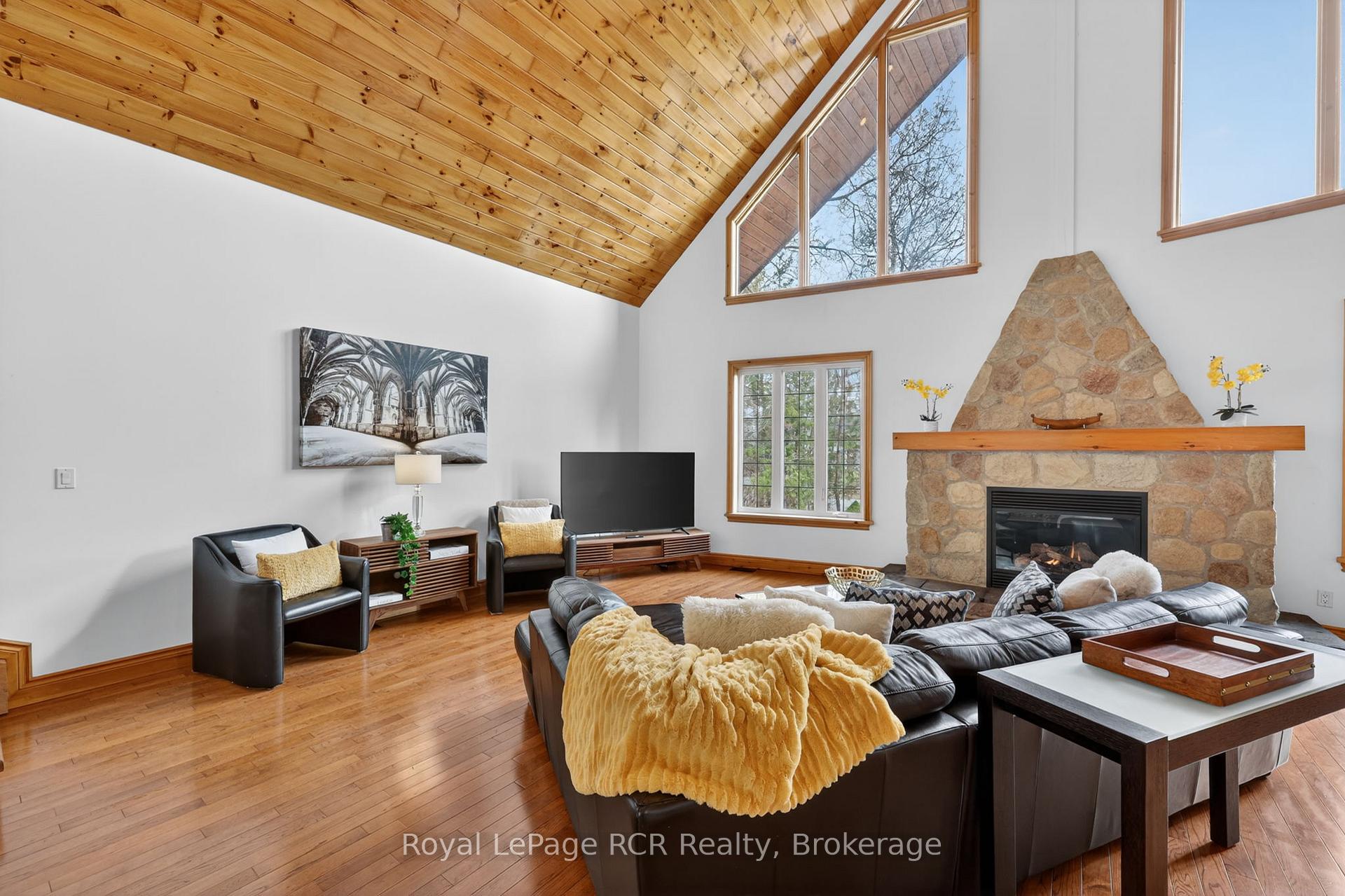 Photo 9 of 53 Broadview Street, Collingwood — HOMEH