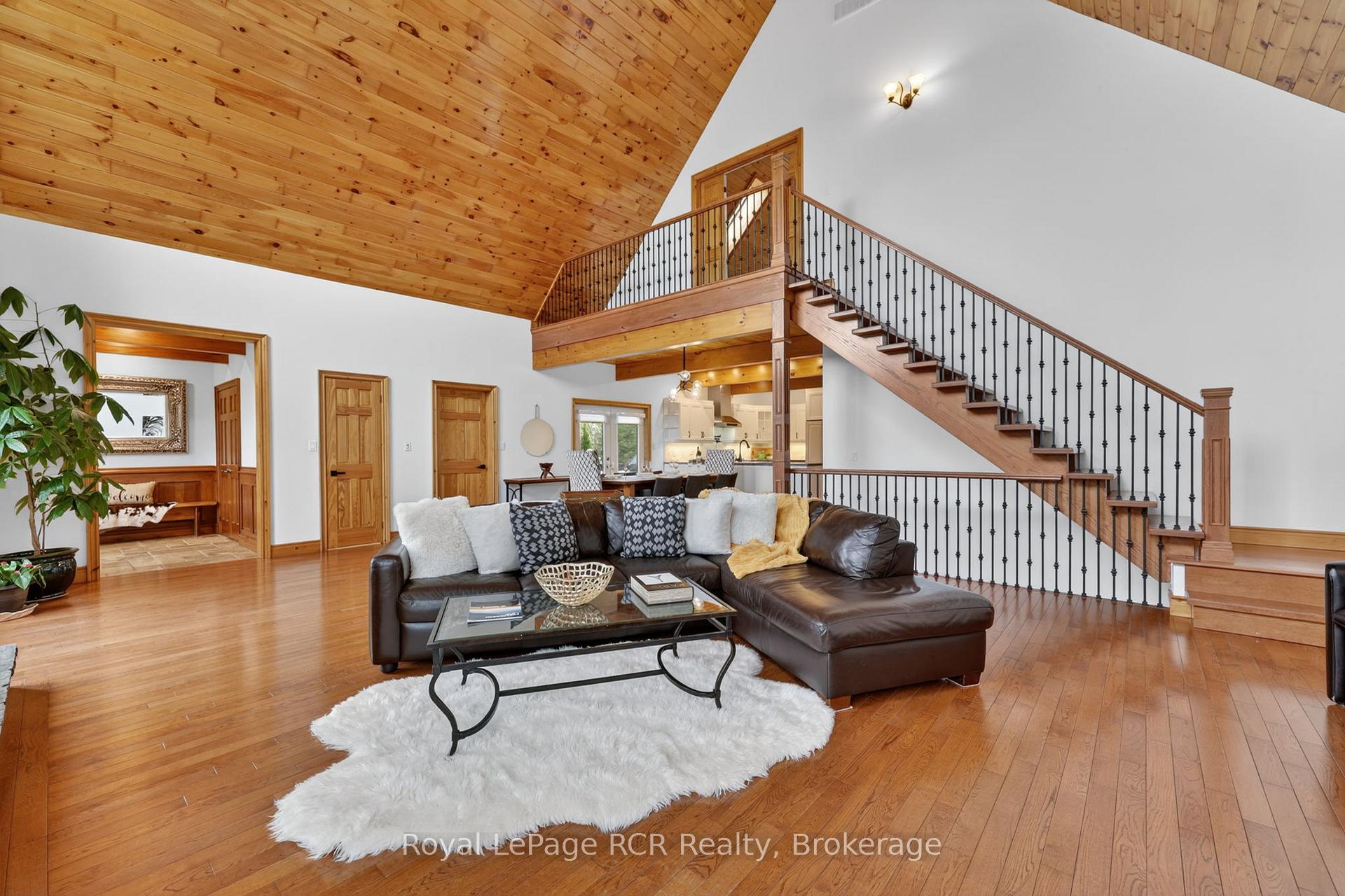 Photo 11 of 53 Broadview Street, Collingwood — HOMEH