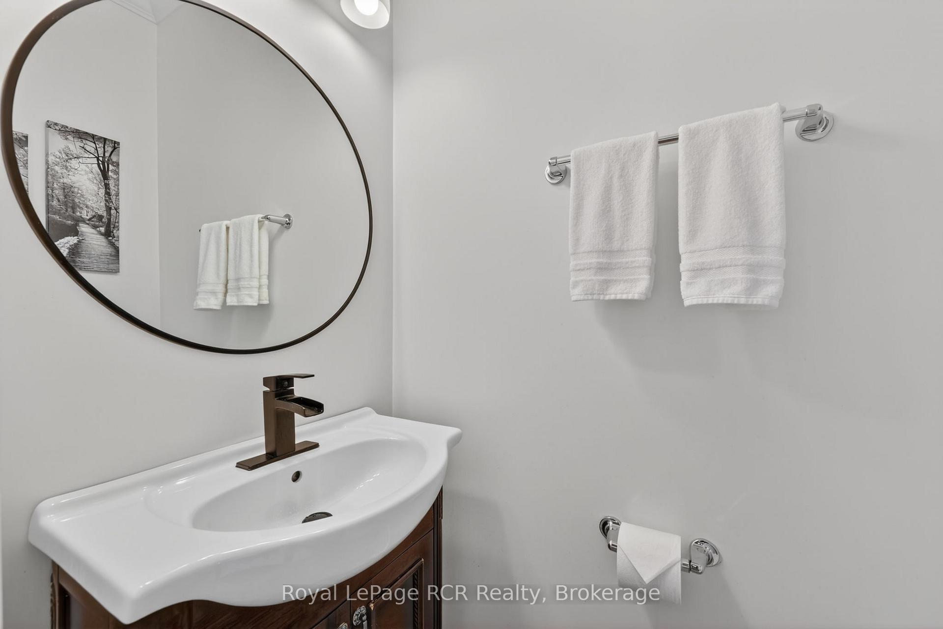 Photo 12 of 53 Broadview Street, Collingwood — HOMEH