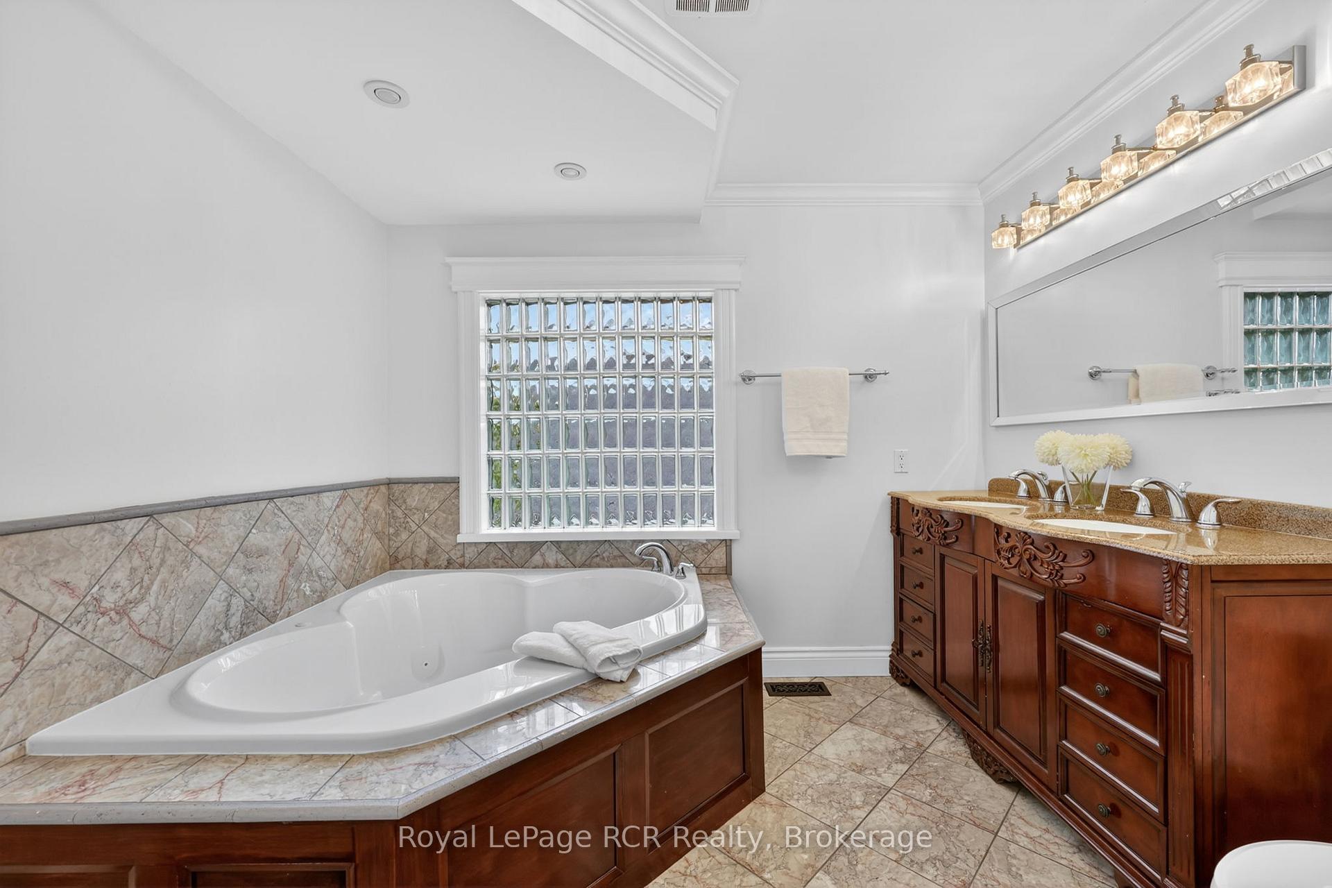 Photo 38 of 53 Broadview Street, Collingwood — HOMEH
