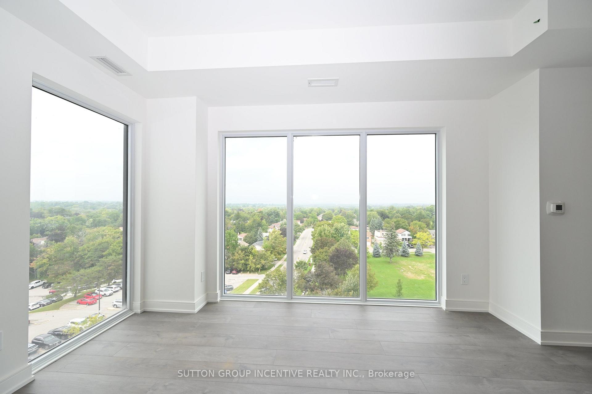 Photo 4 of Unit A803, 705 Davis Drive, Newmarket, Huron Heights-Leslie Valley — HOMEH