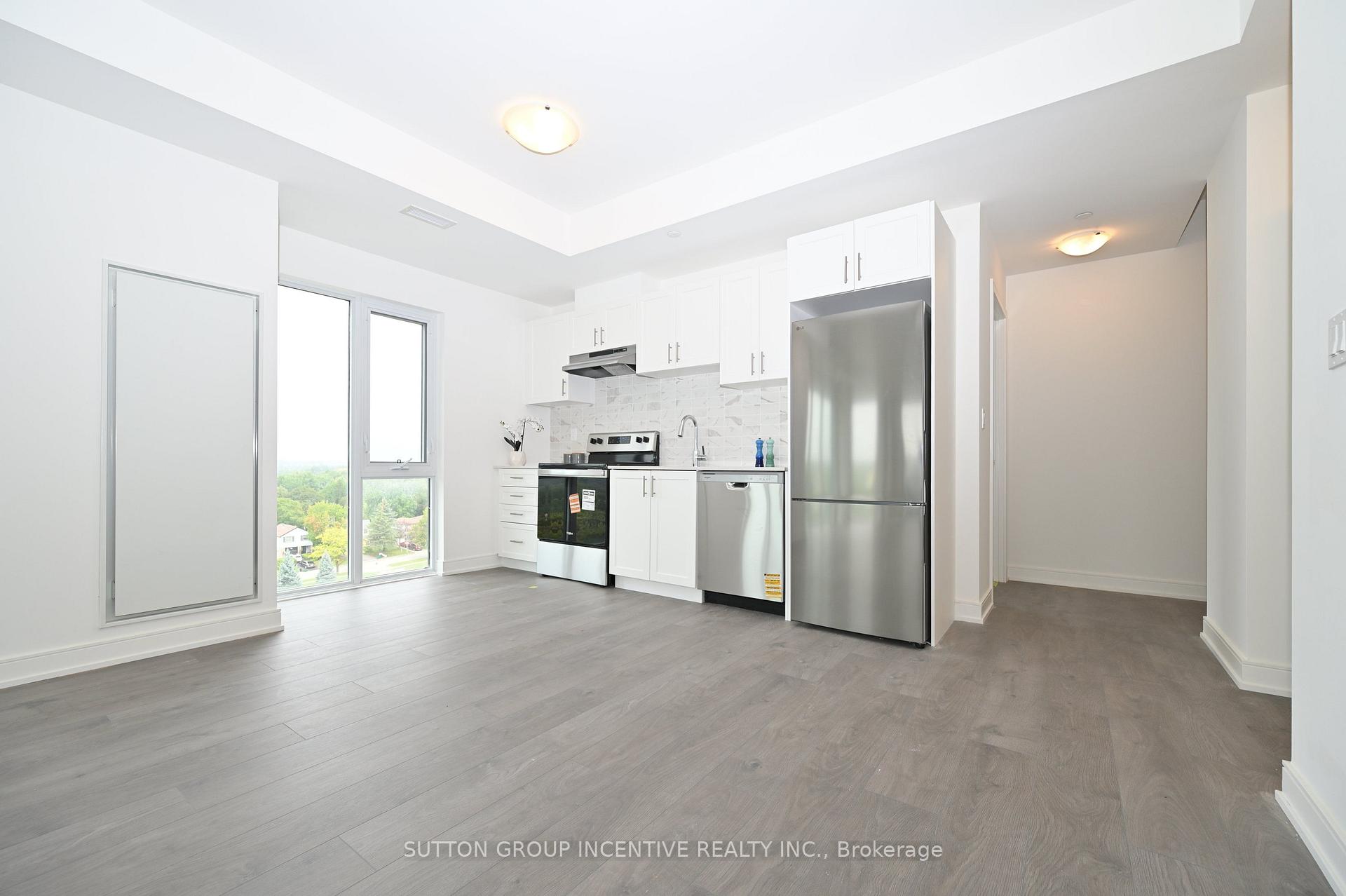 Photo 7 of Unit A803, 705 Davis Drive, Newmarket, Huron Heights-Leslie Valley — HOMEH
