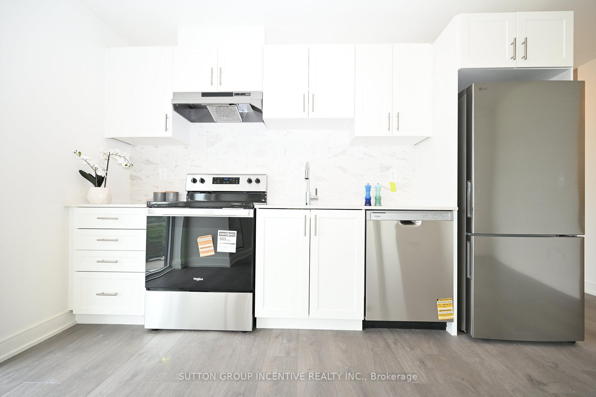 Photo 8 of Unit A803, 705 Davis Drive, Newmarket, Huron Heights-Leslie Valley — HOMEH